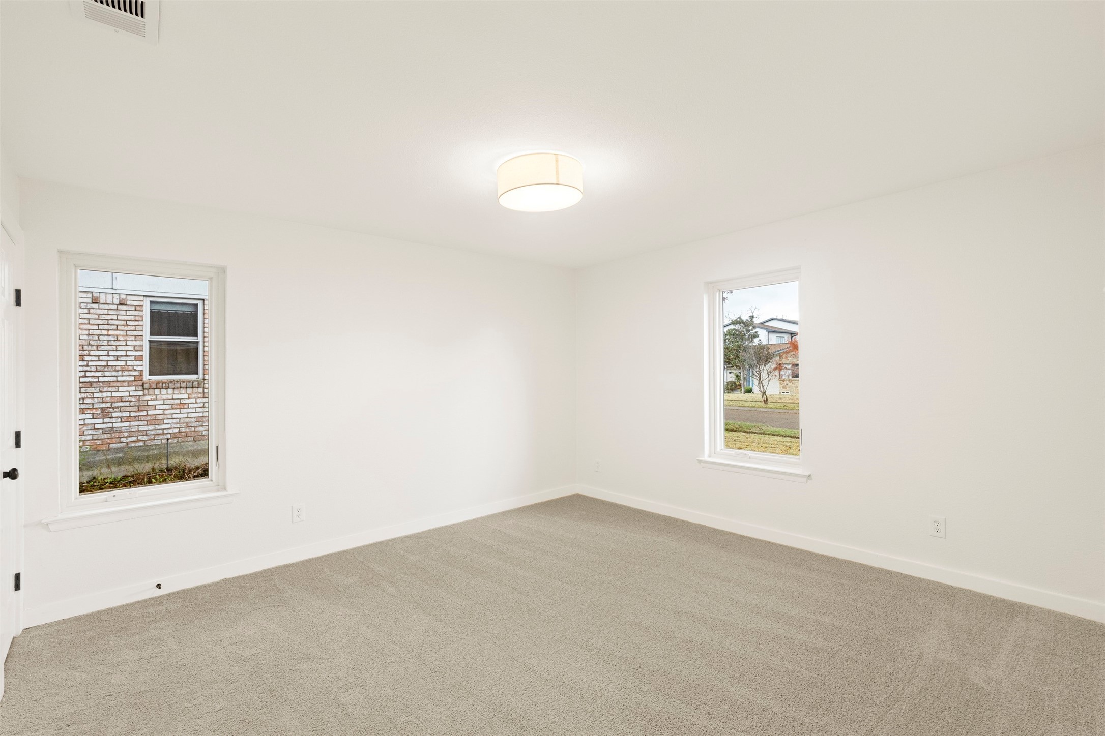 2652 Lanecrest Drive