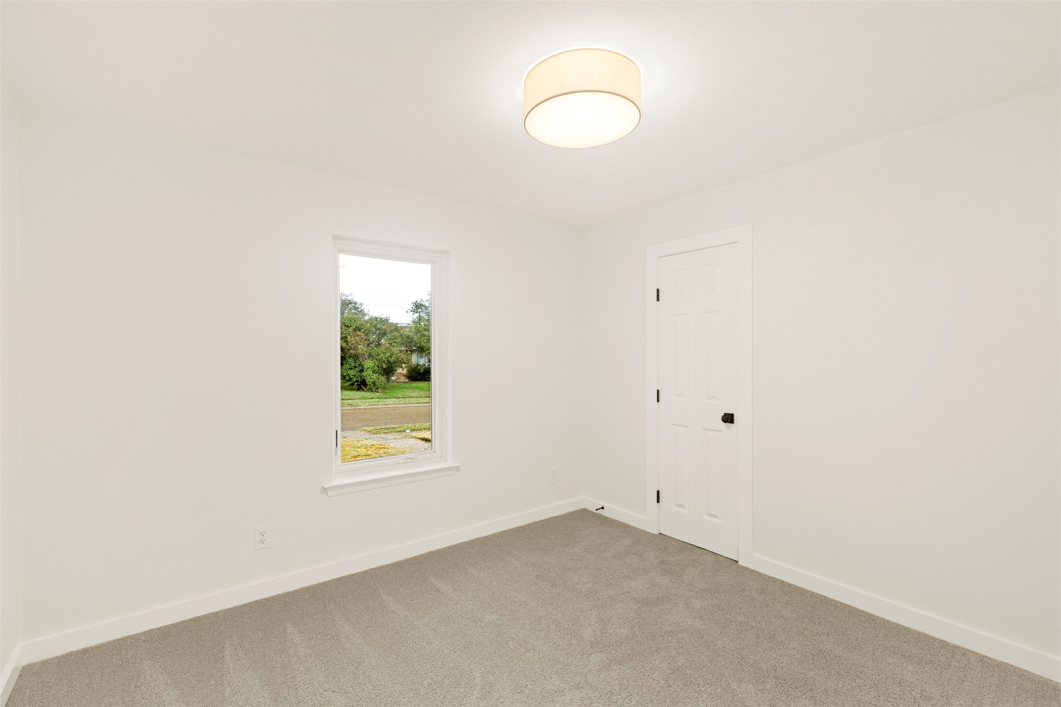 2652 Lanecrest Drive