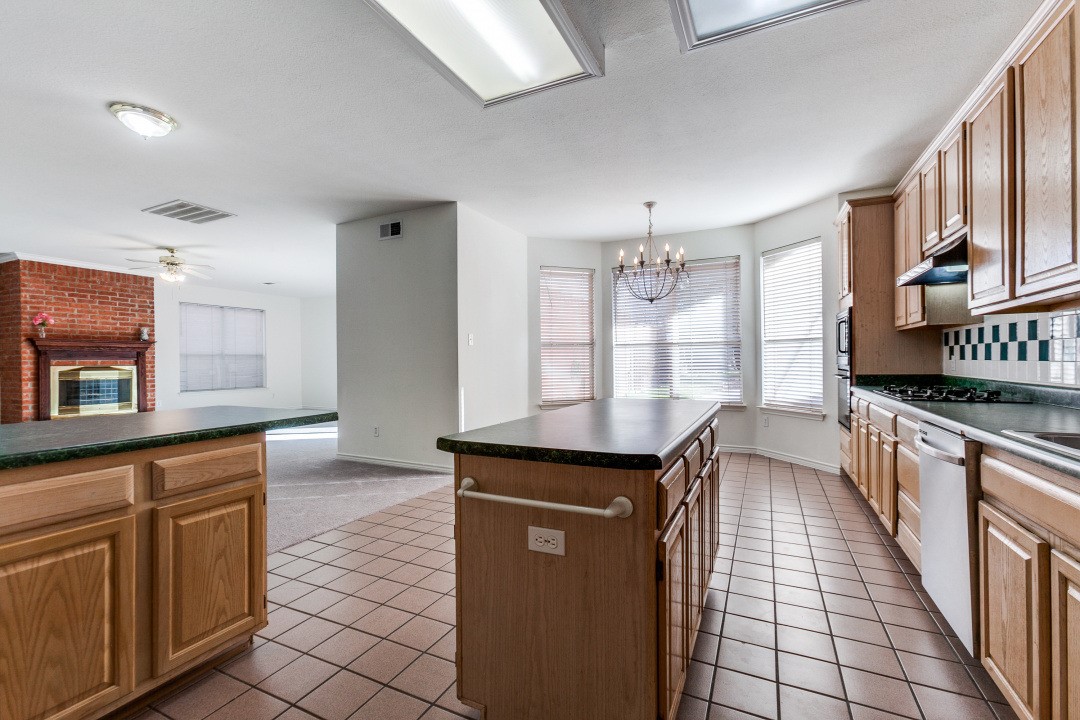 11906 Oak Highlands Drive