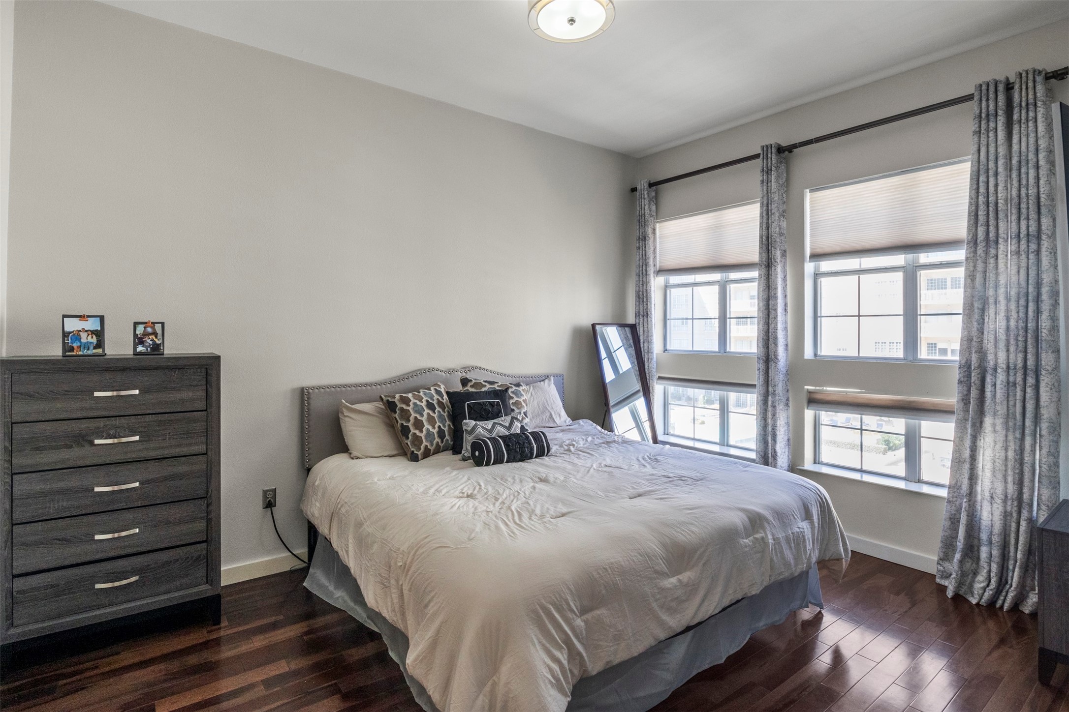 3225 Turtle Creek Boulevard 1007