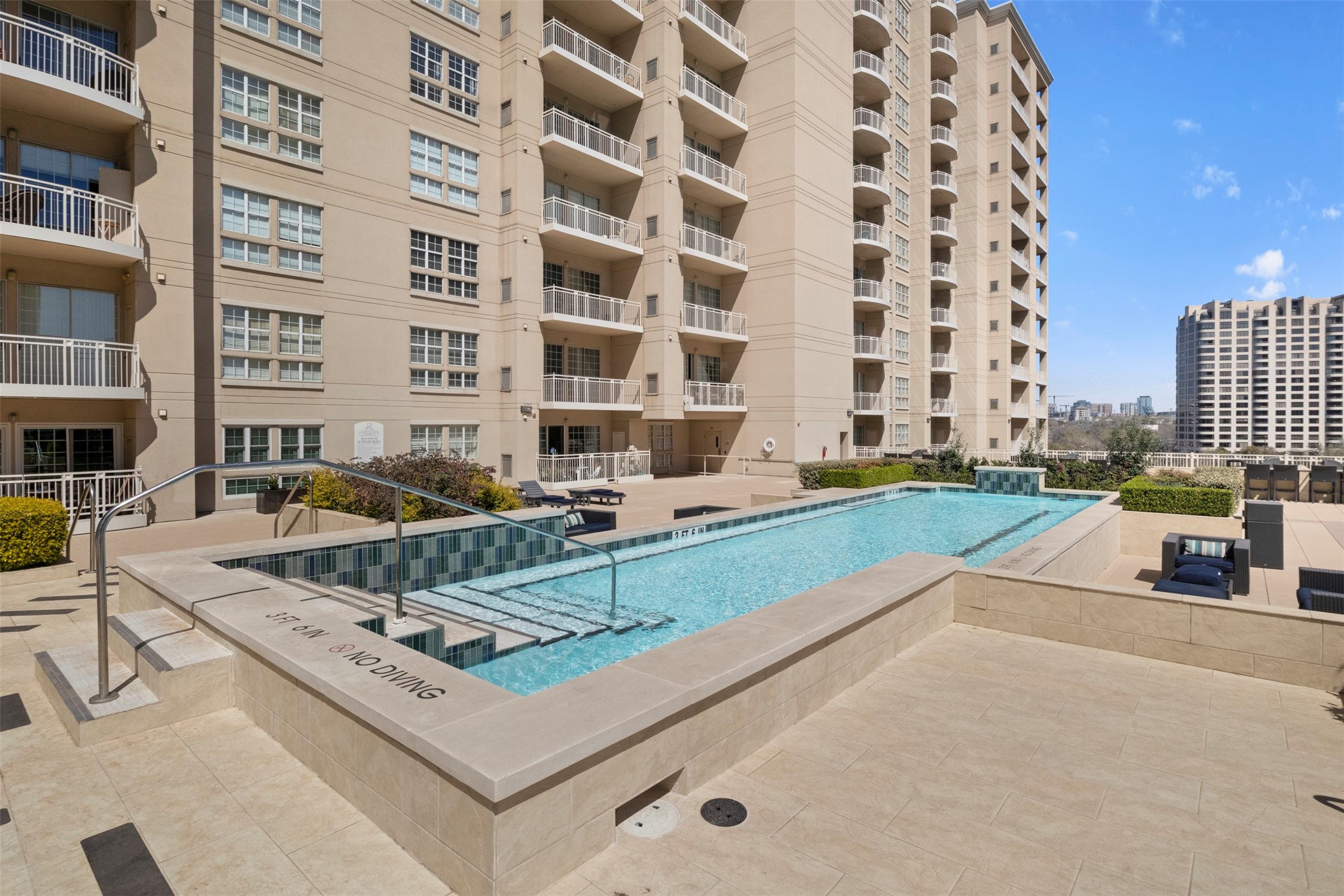 3225 Turtle Creek Boulevard 1007