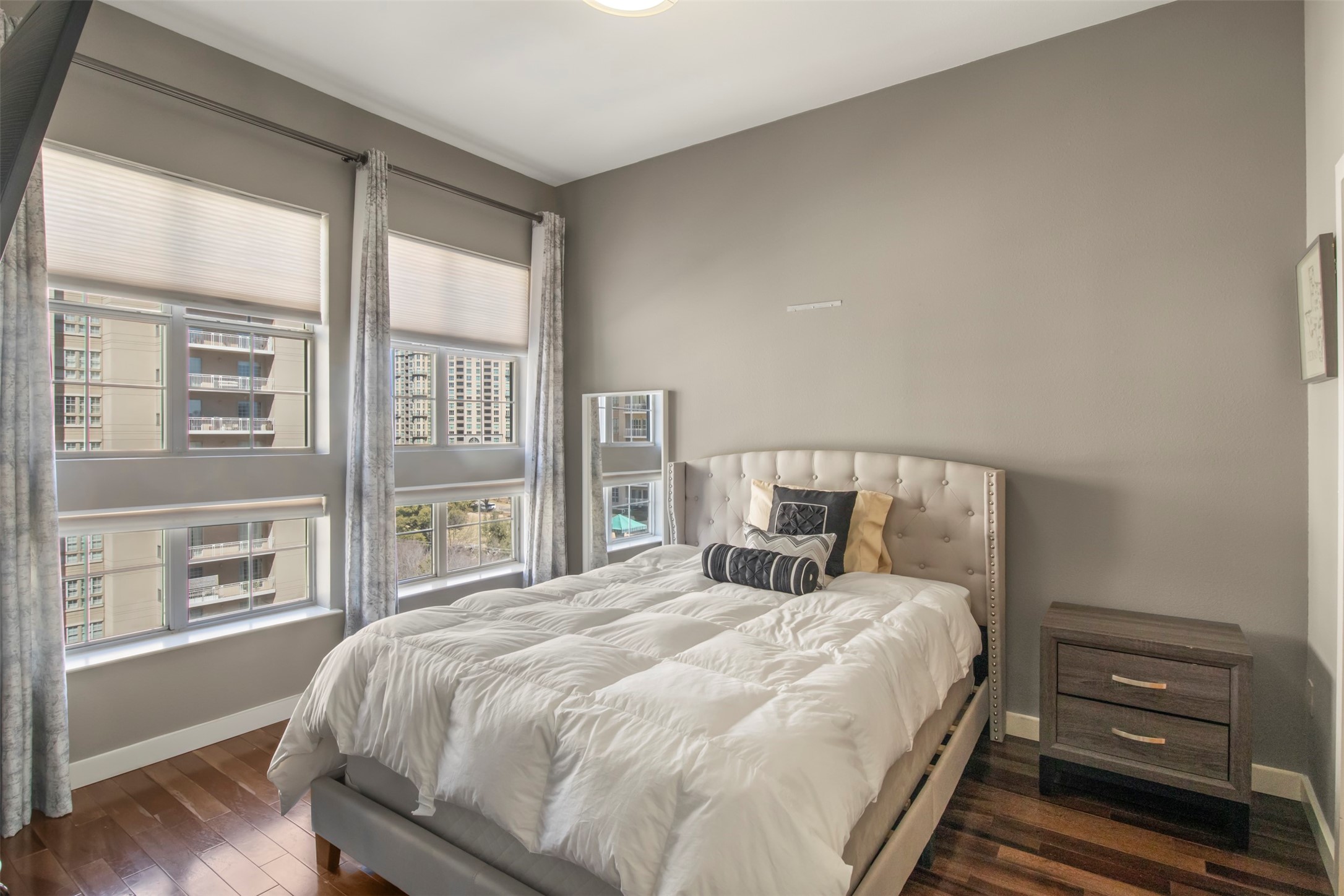 3225 Turtle Creek Boulevard 1007