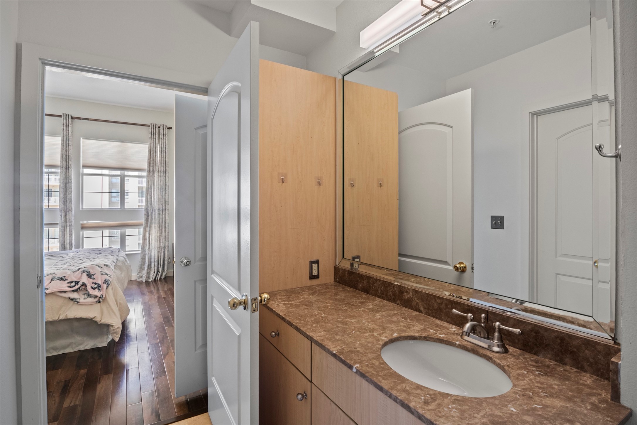 3225 Turtle Creek Boulevard 1007