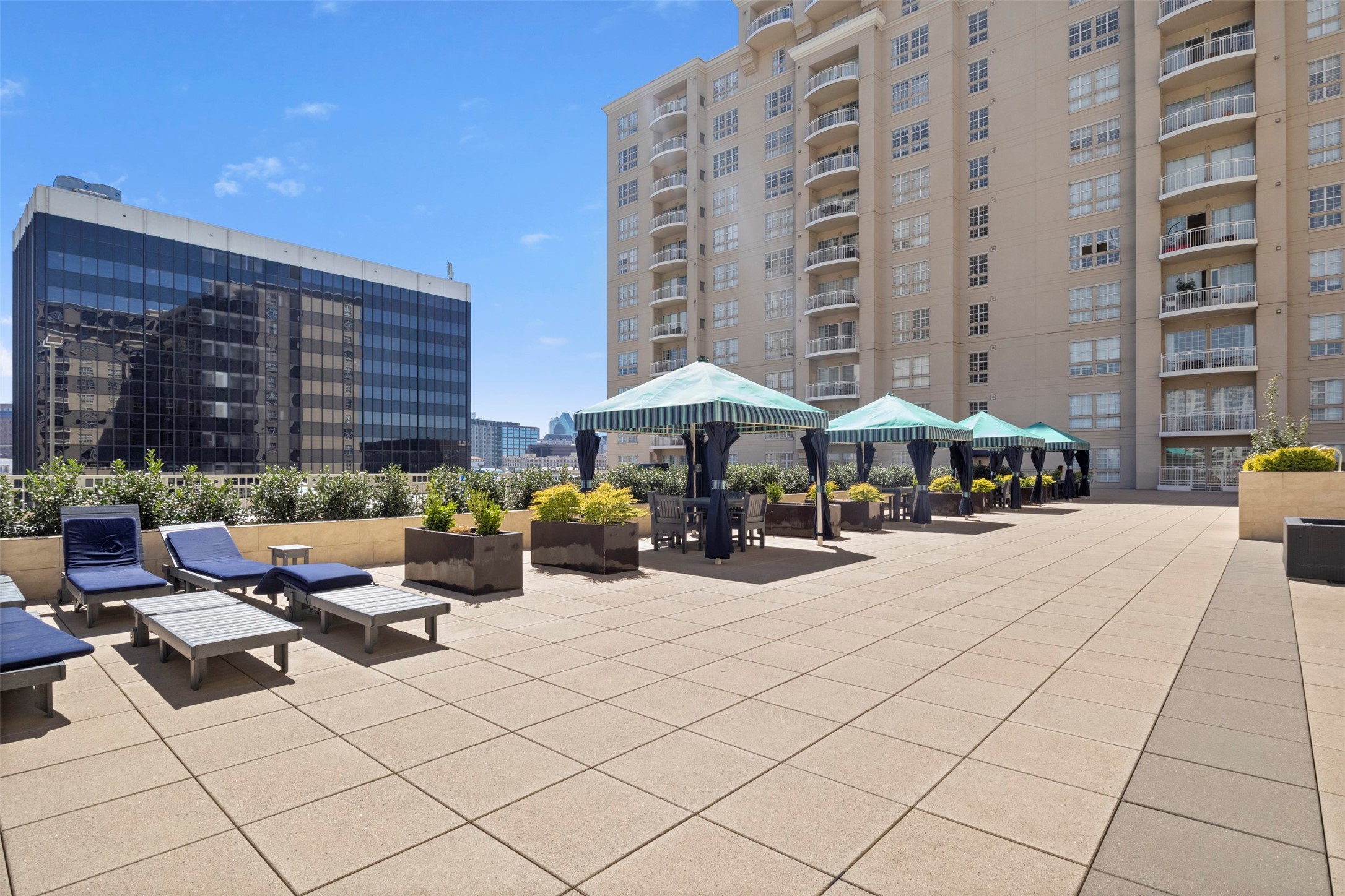 3225 Turtle Creek Boulevard 1007