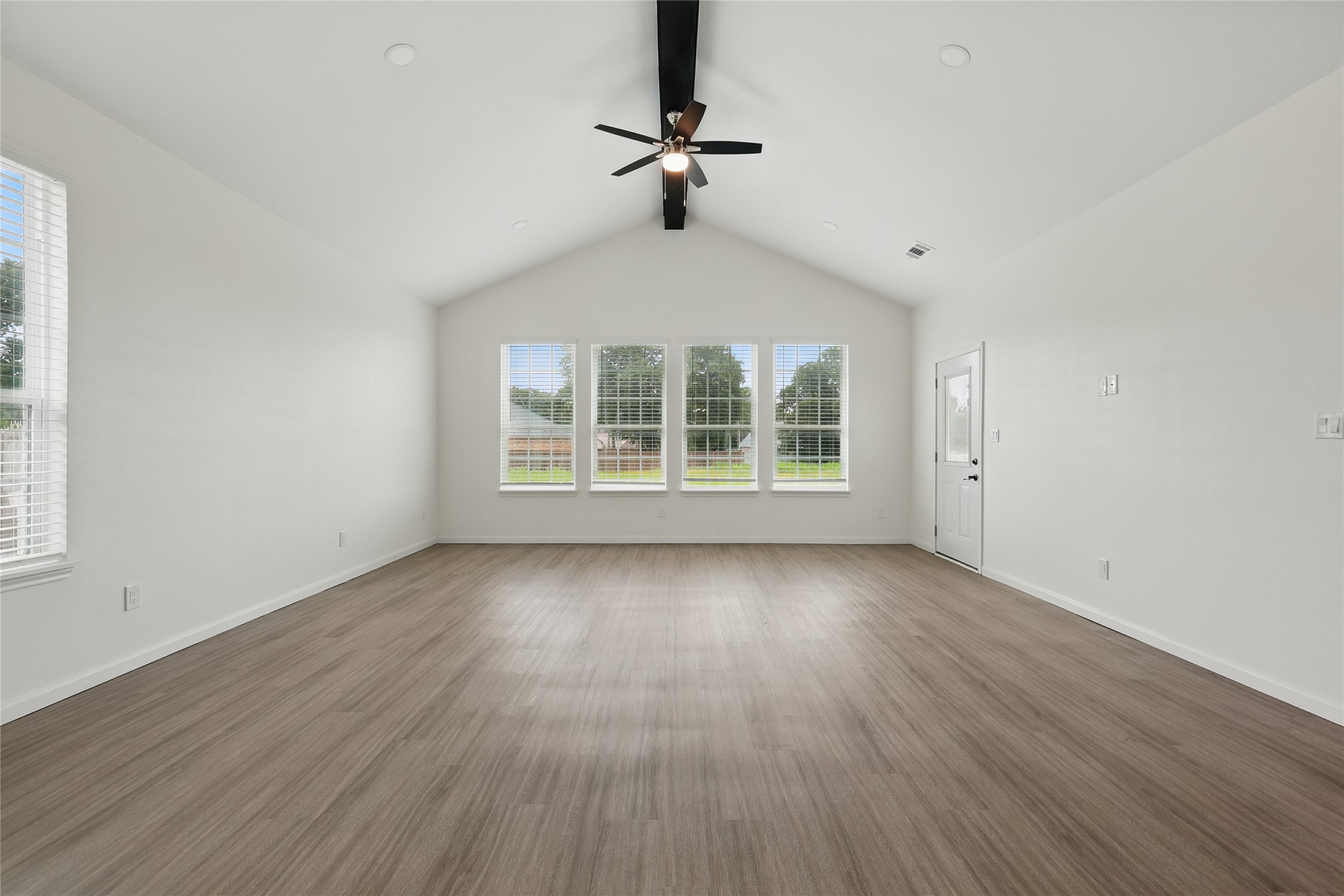 713 Hillburn