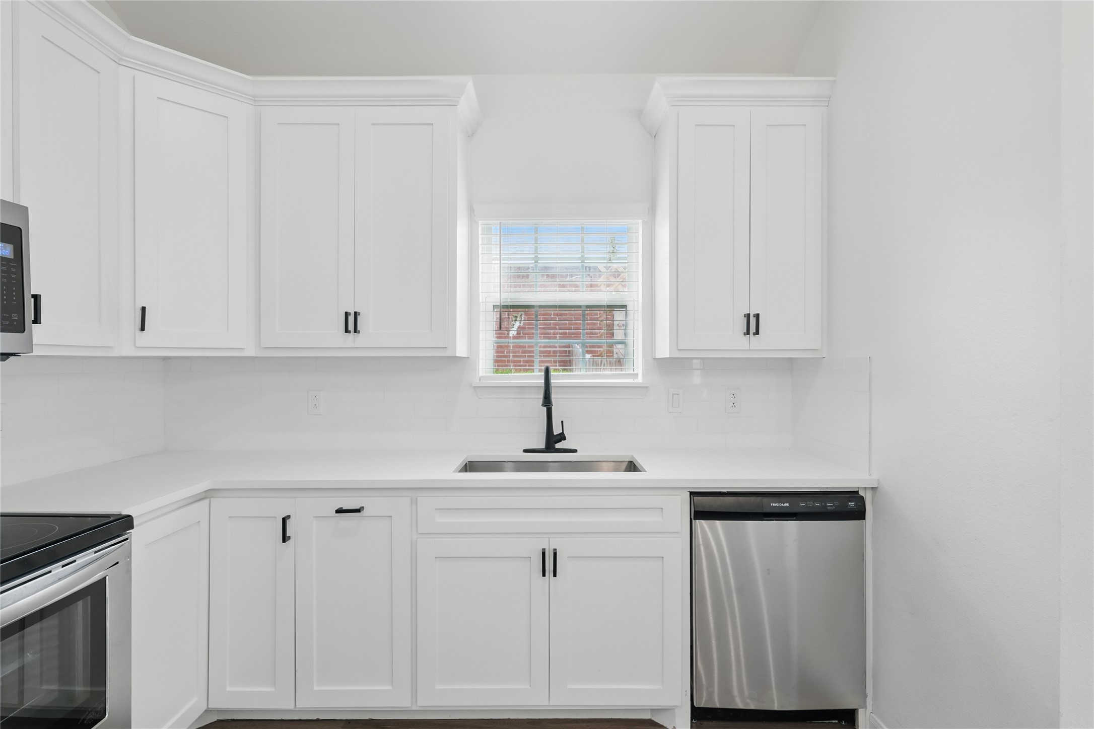 713 Hillburn