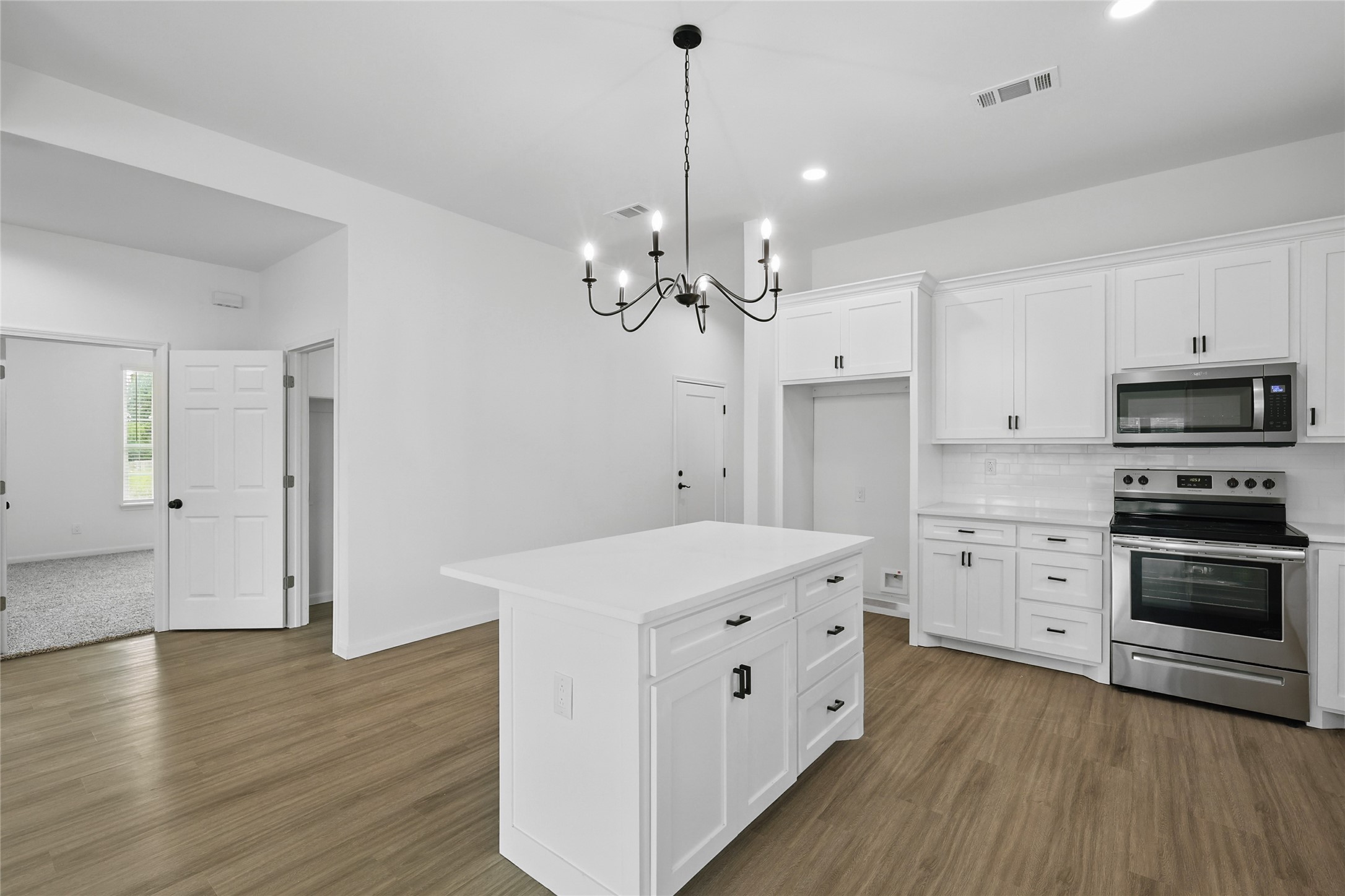 713 Hillburn