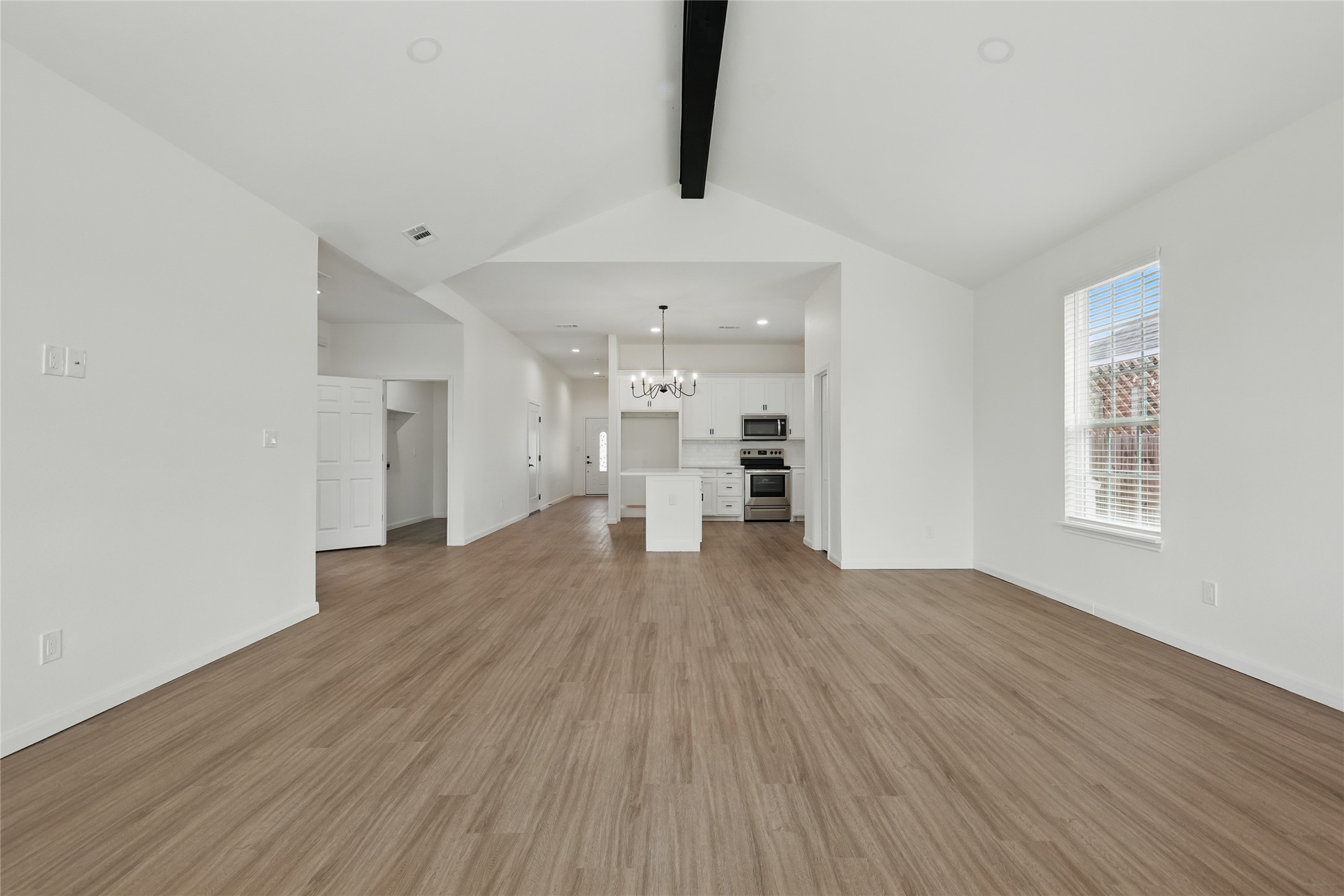 713 Hillburn