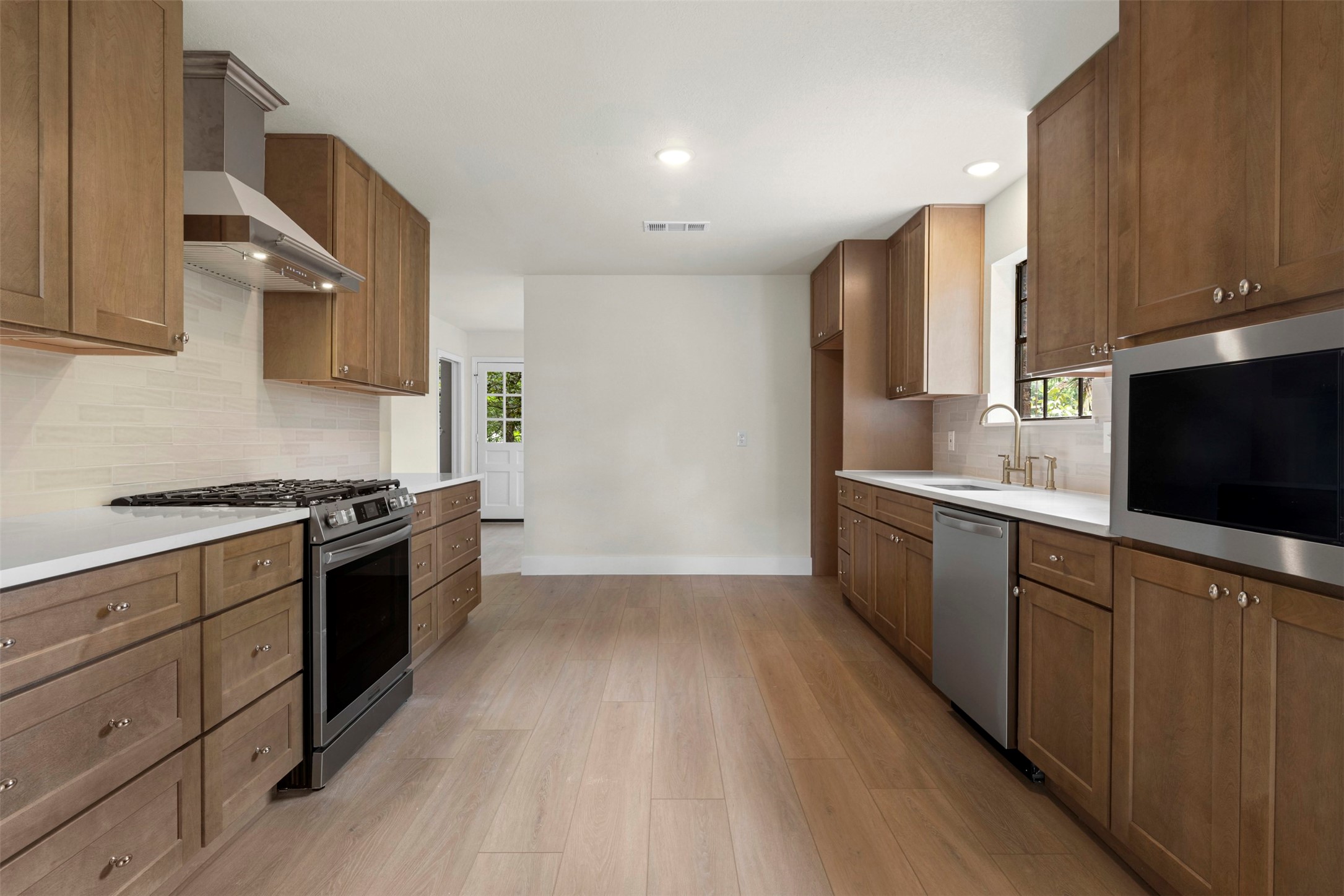 4001 Diamond Loch E