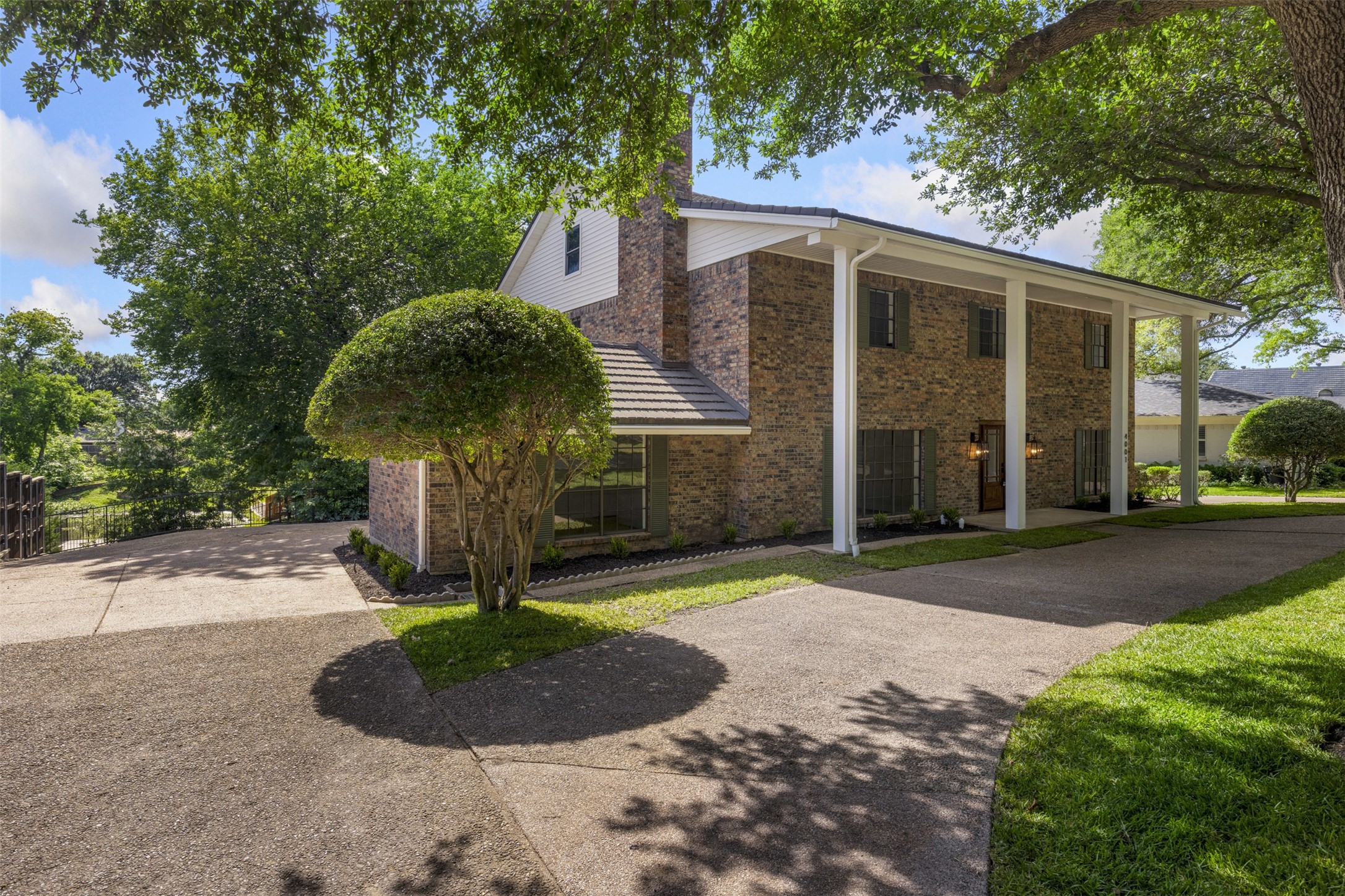 4001 Diamond Loch E