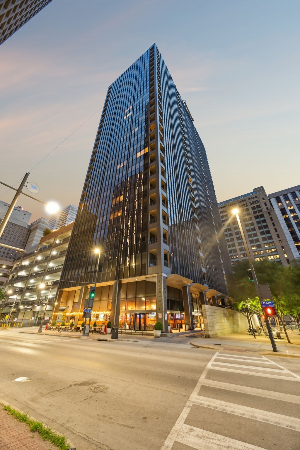 1200 Main Street 1106