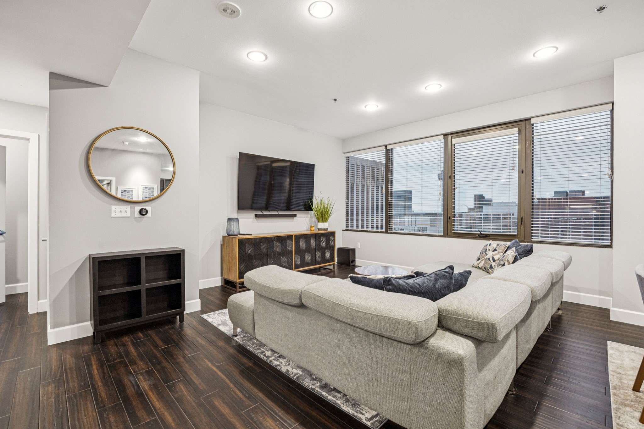 1200 Main Street 1106