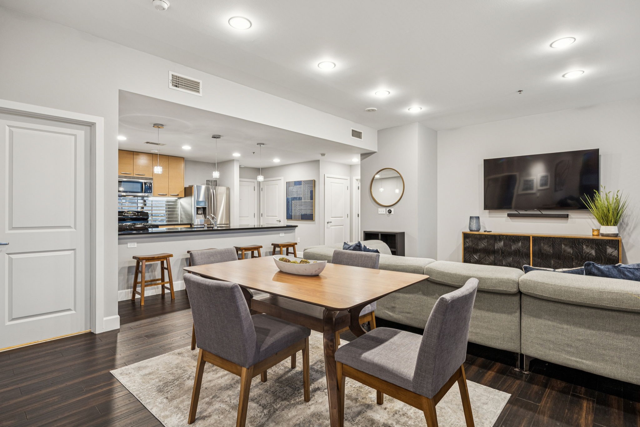 1200 Main Street 1106