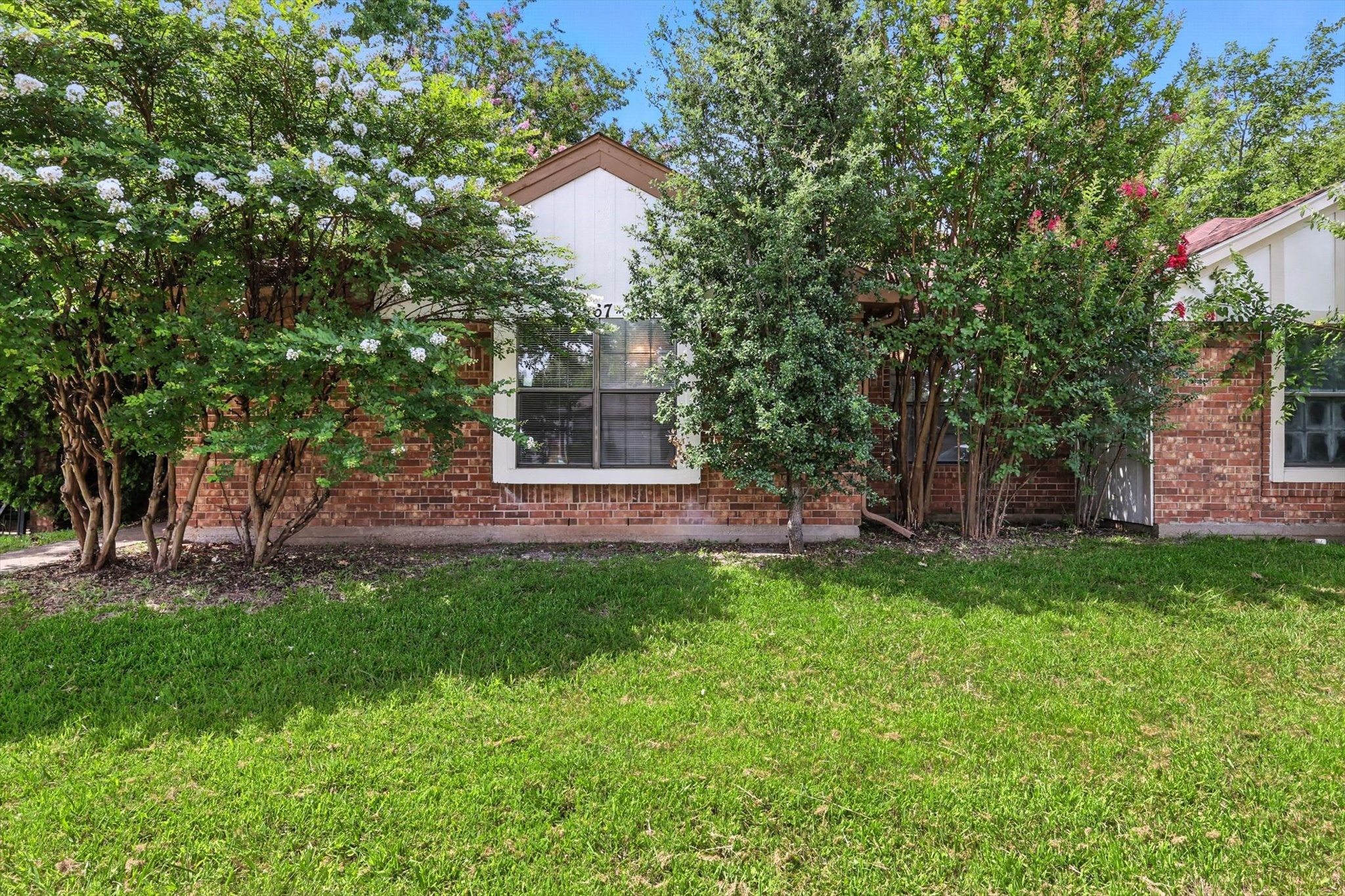 2567 Summit Lane
