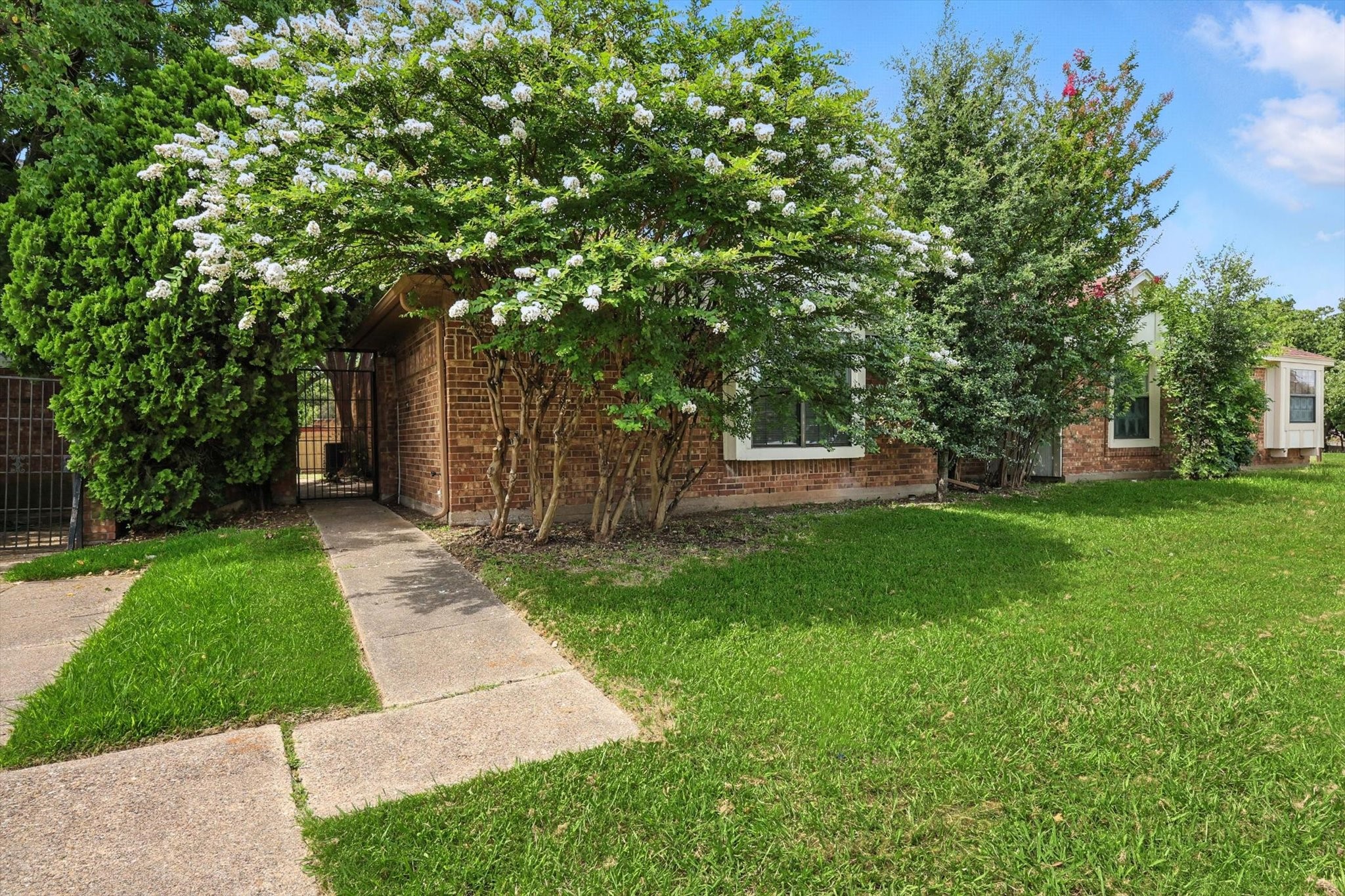 2567 Summit Lane