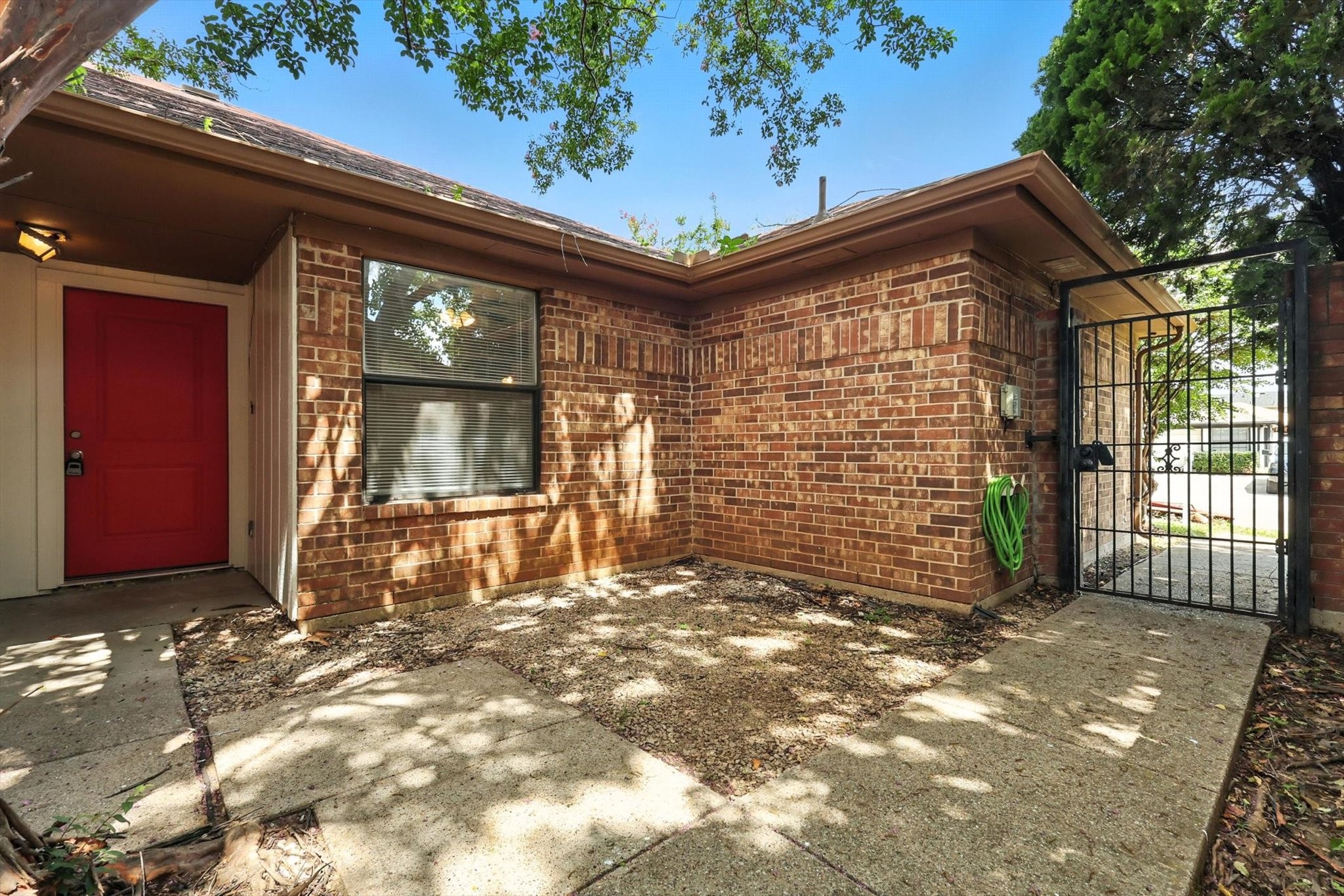 2567 Summit Lane
