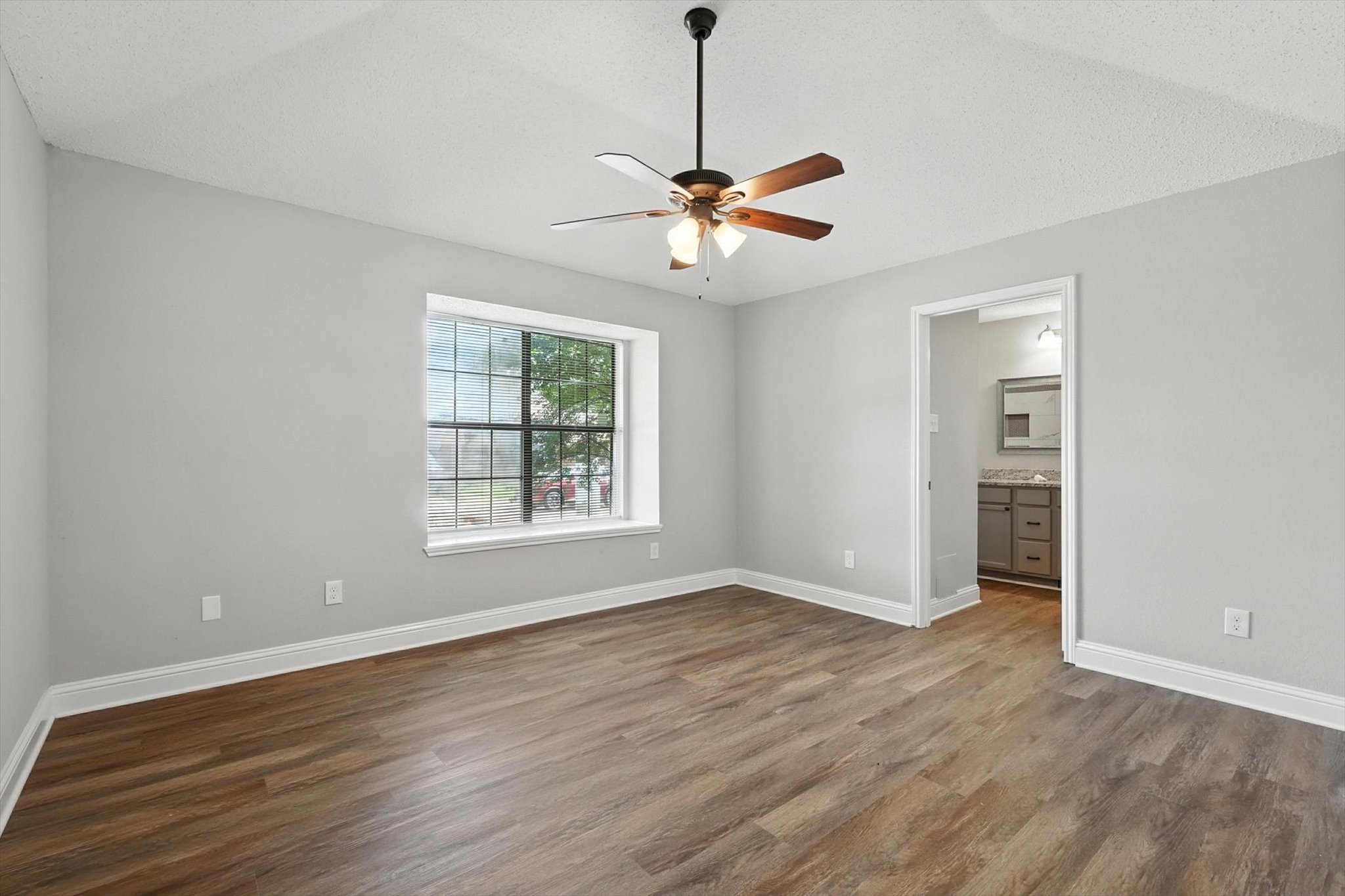 2567 Summit Lane