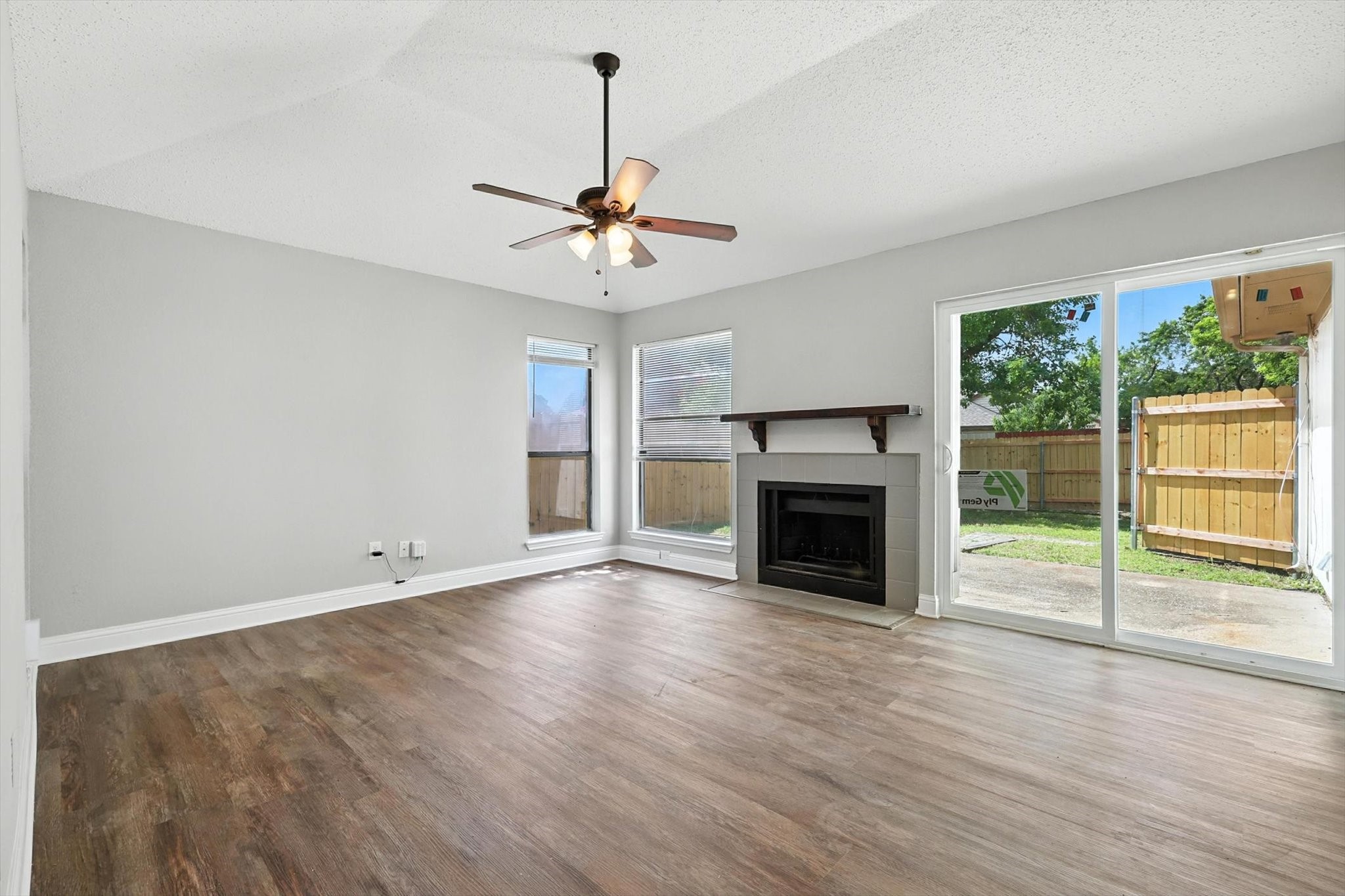 2567 Summit Lane