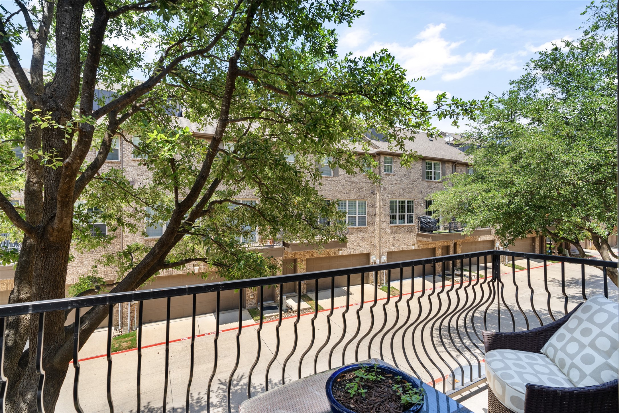 3904 Amberwood Drive