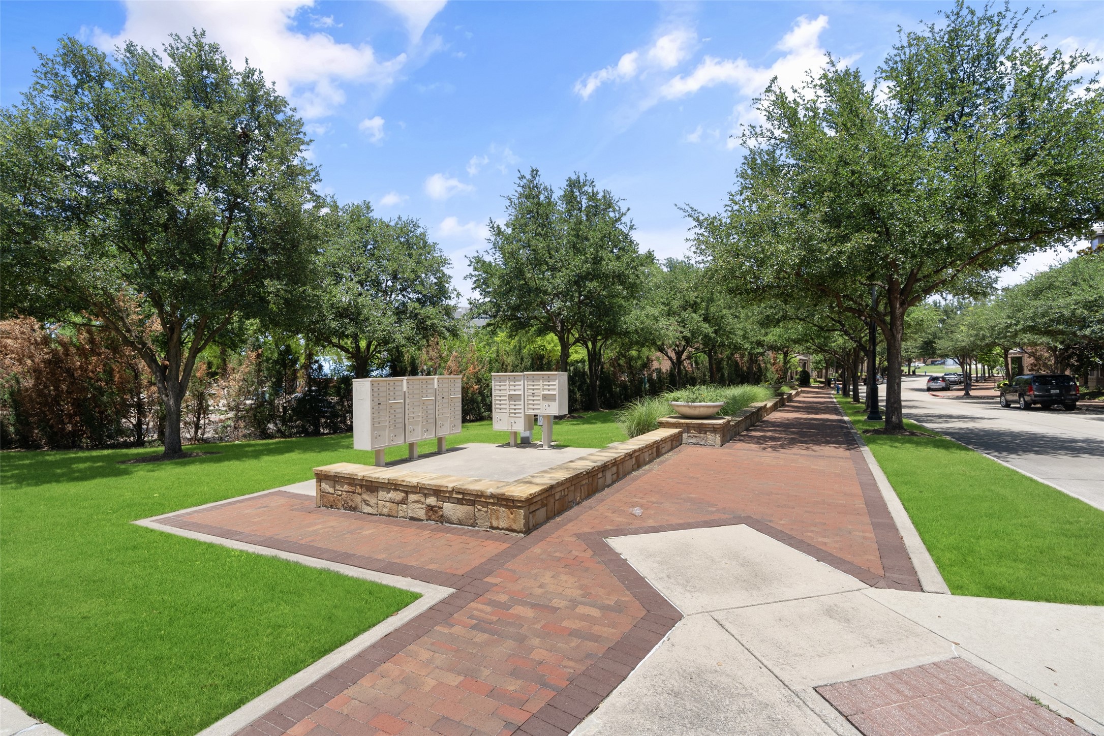 3904 Amberwood Drive