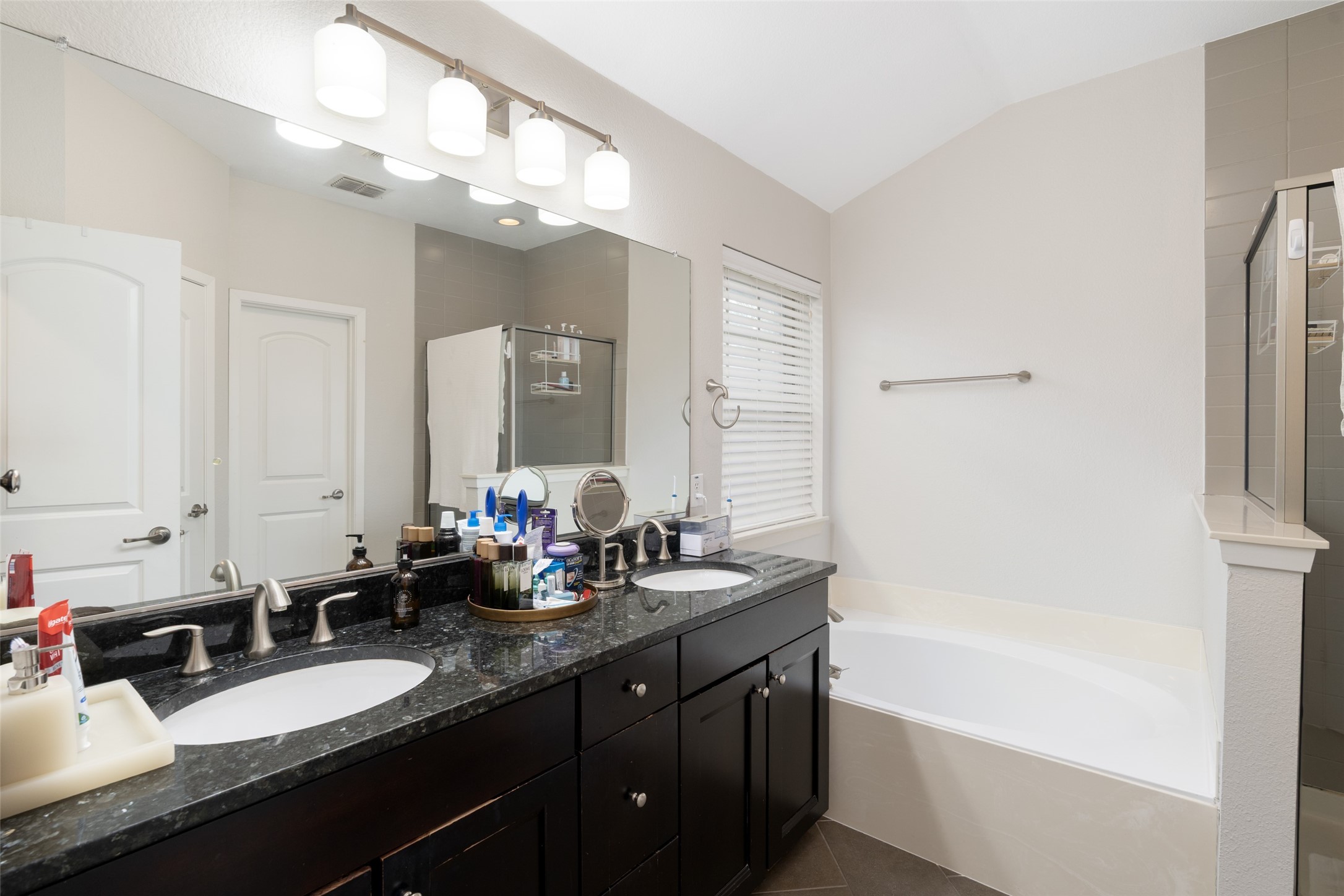 3904 Amberwood Drive