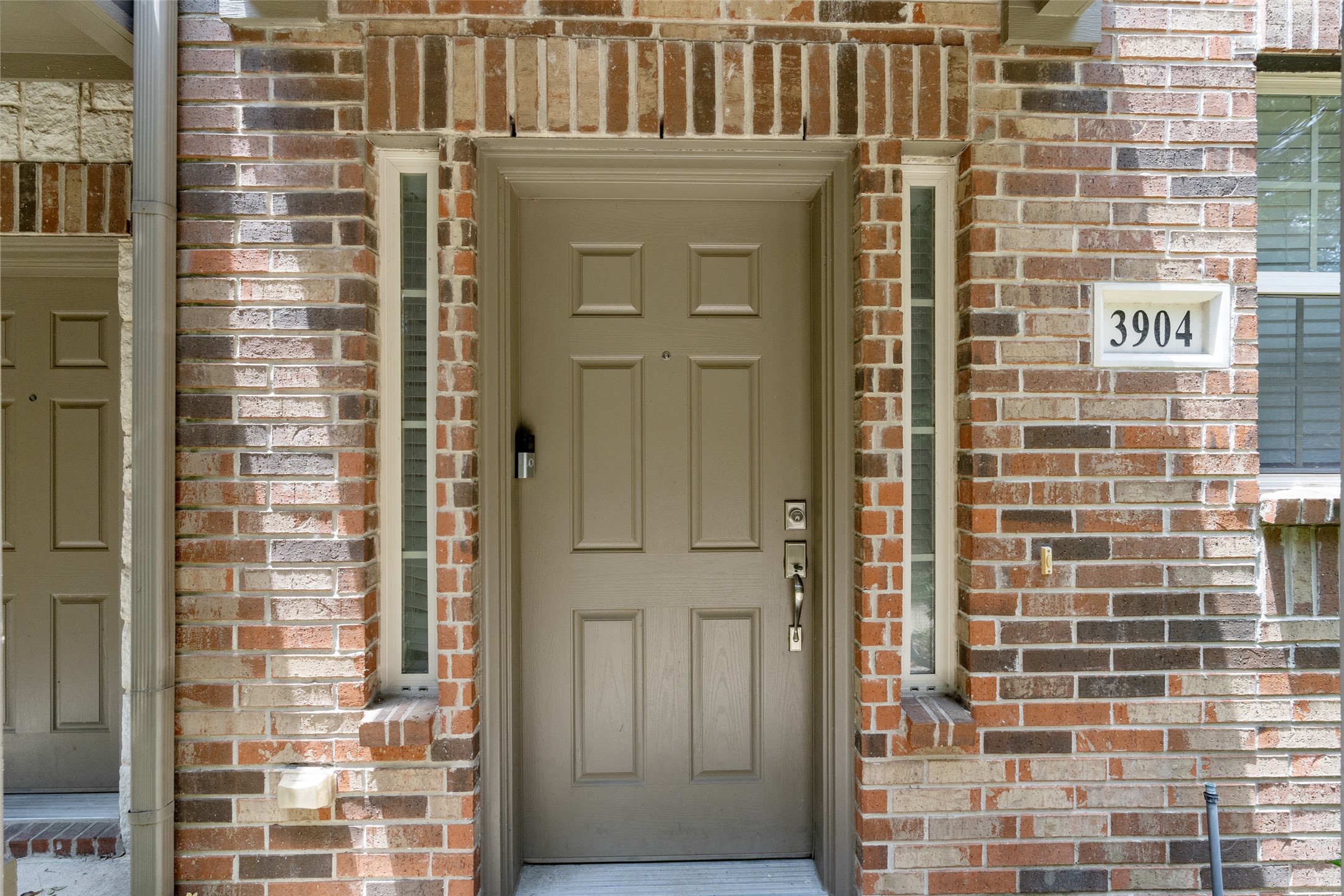 3904 Amberwood Drive