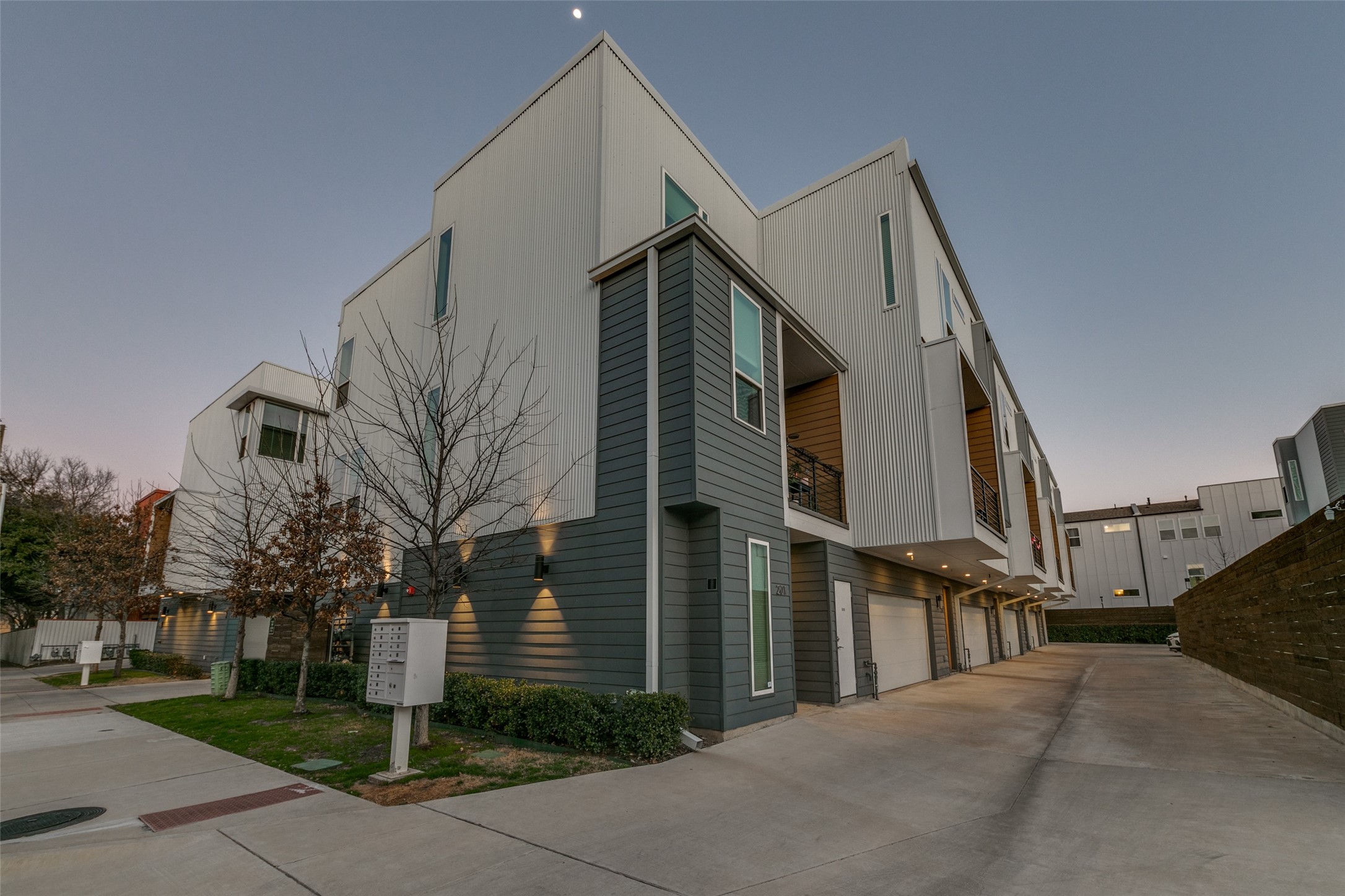 3812 San Jacinto Street 204