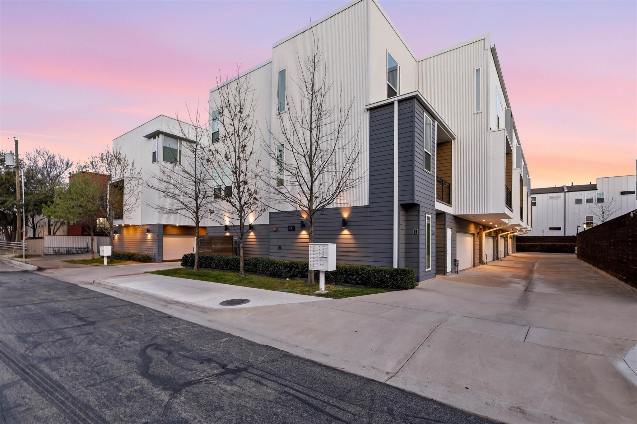 3812 San Jacinto Street 204