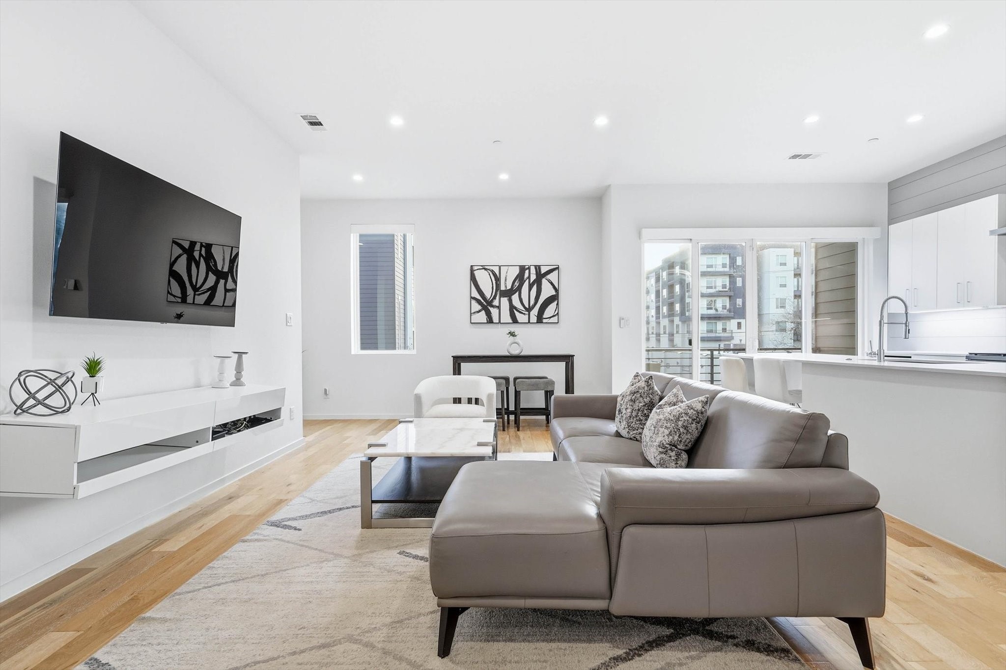 3812 San Jacinto Street 204