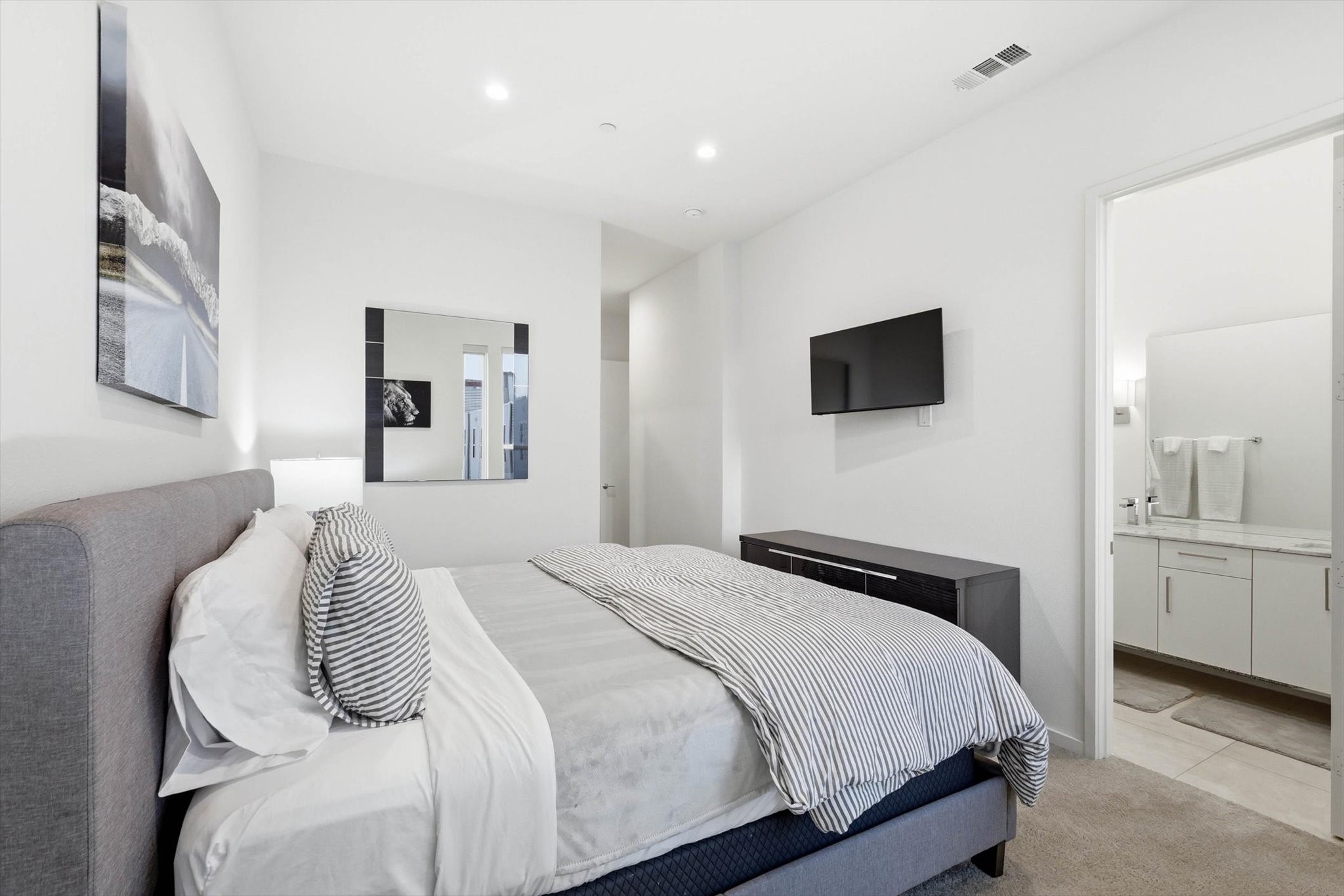 3812 San Jacinto Street 204