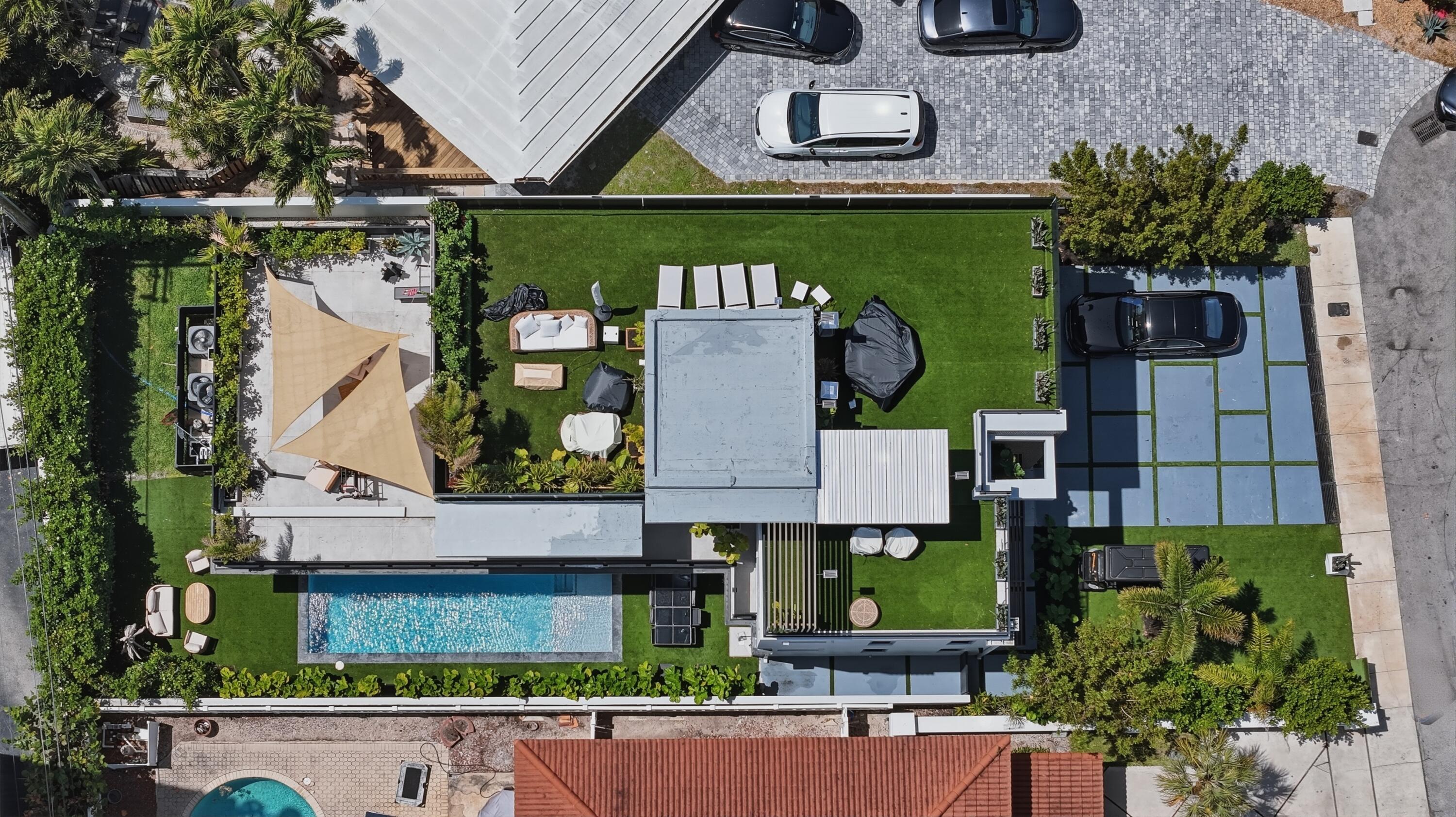 3304 NE 14th Court