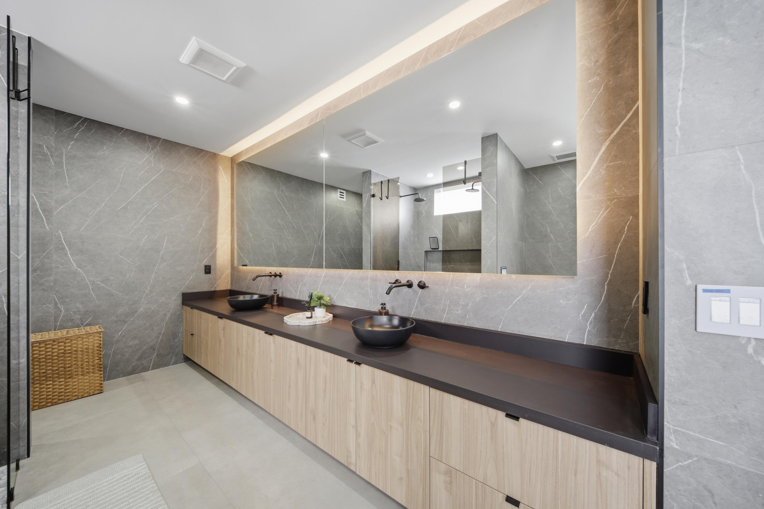 3304 NE 14th Court