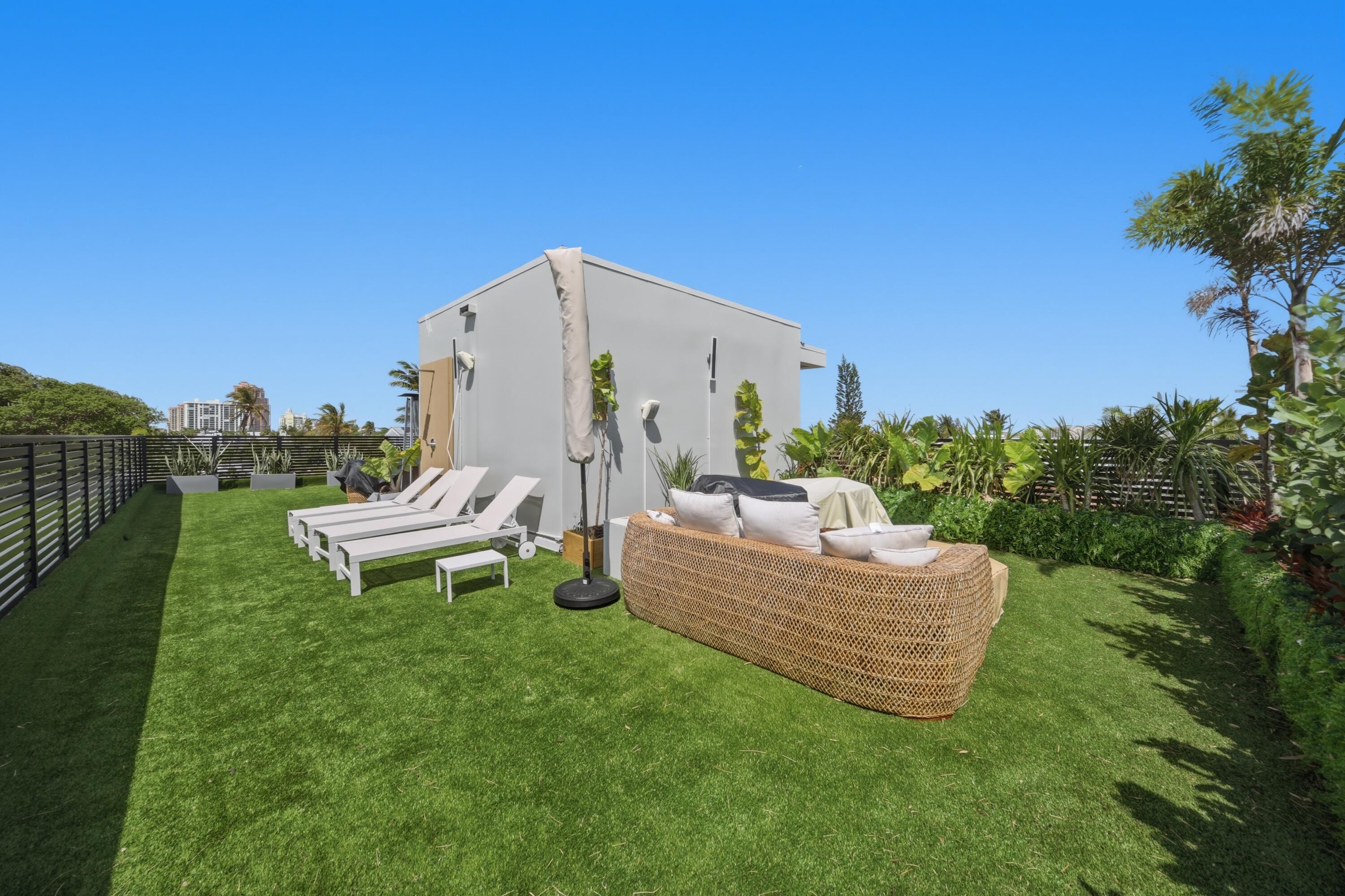 3304 NE 14th Court