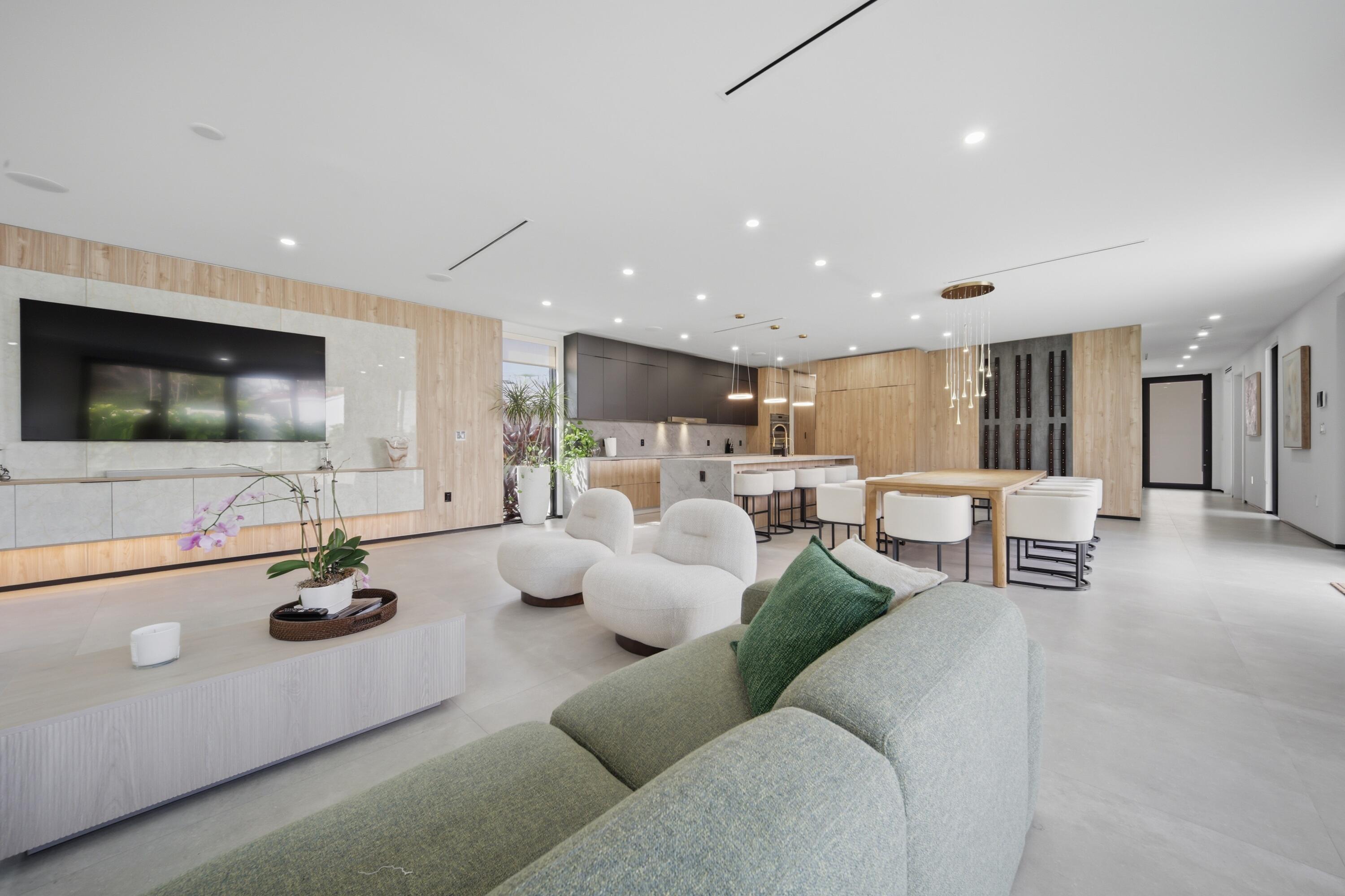 3304 NE 14th Court