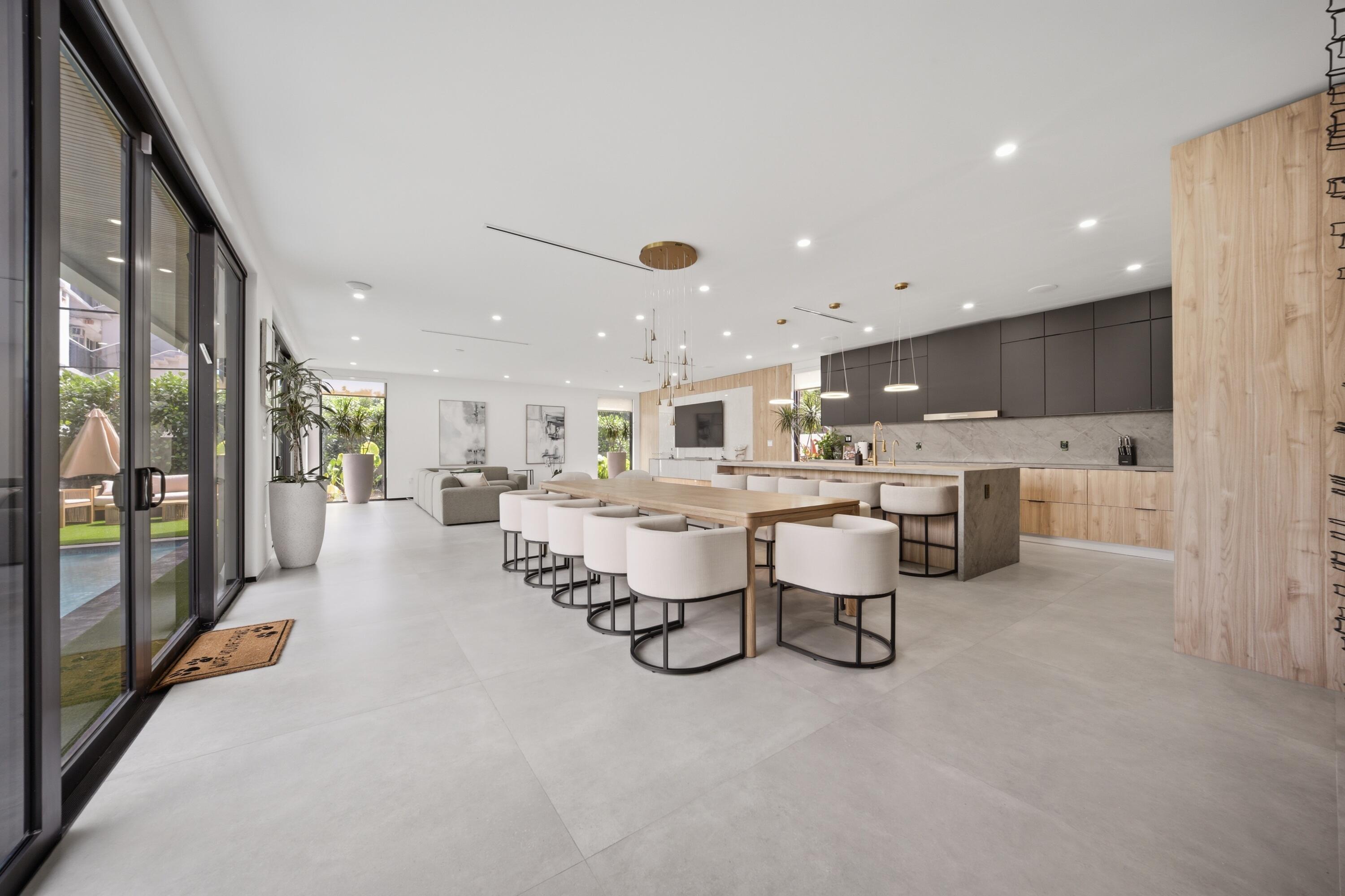 3304 NE 14th Court