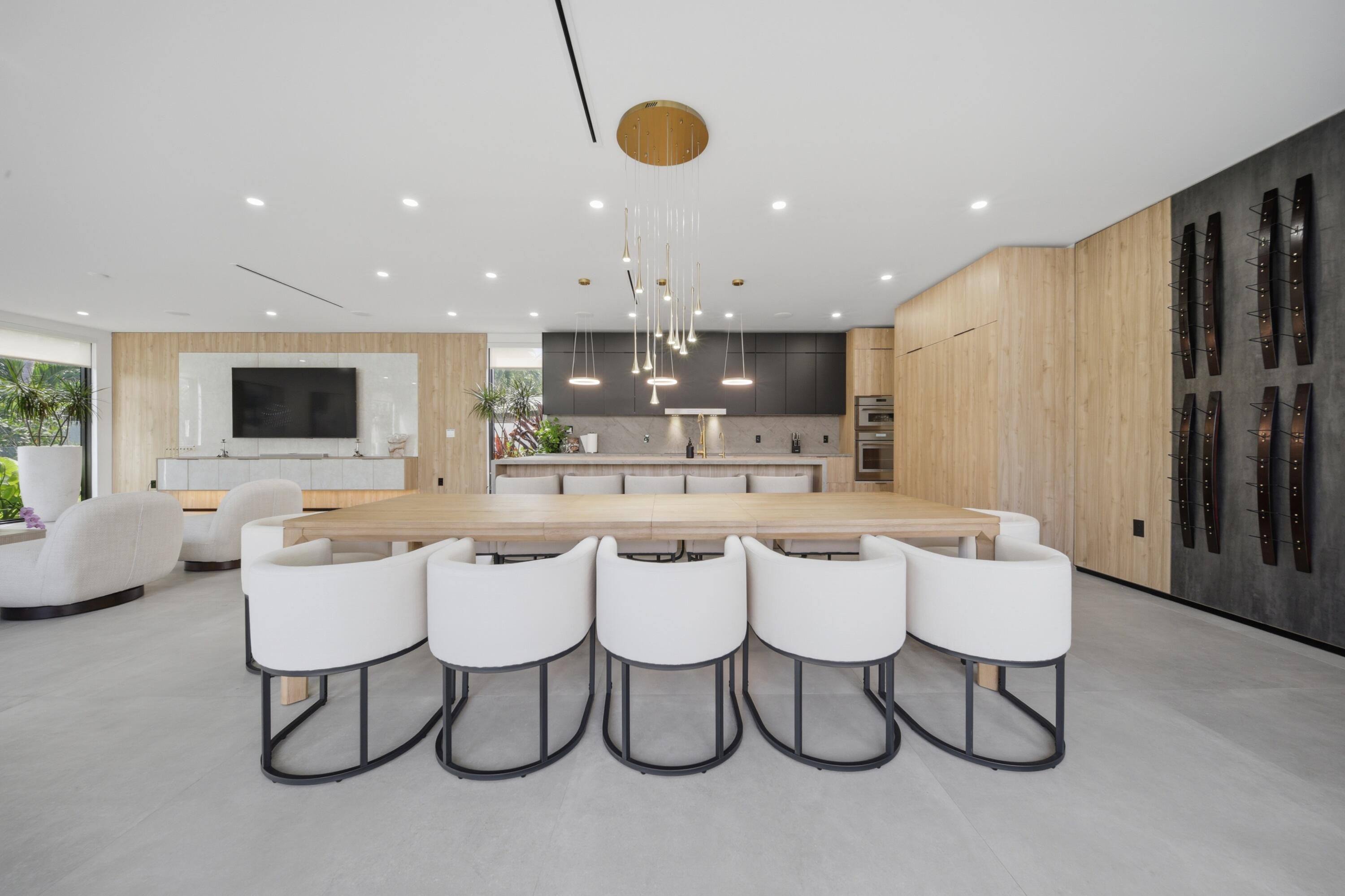 3304 NE 14th Court