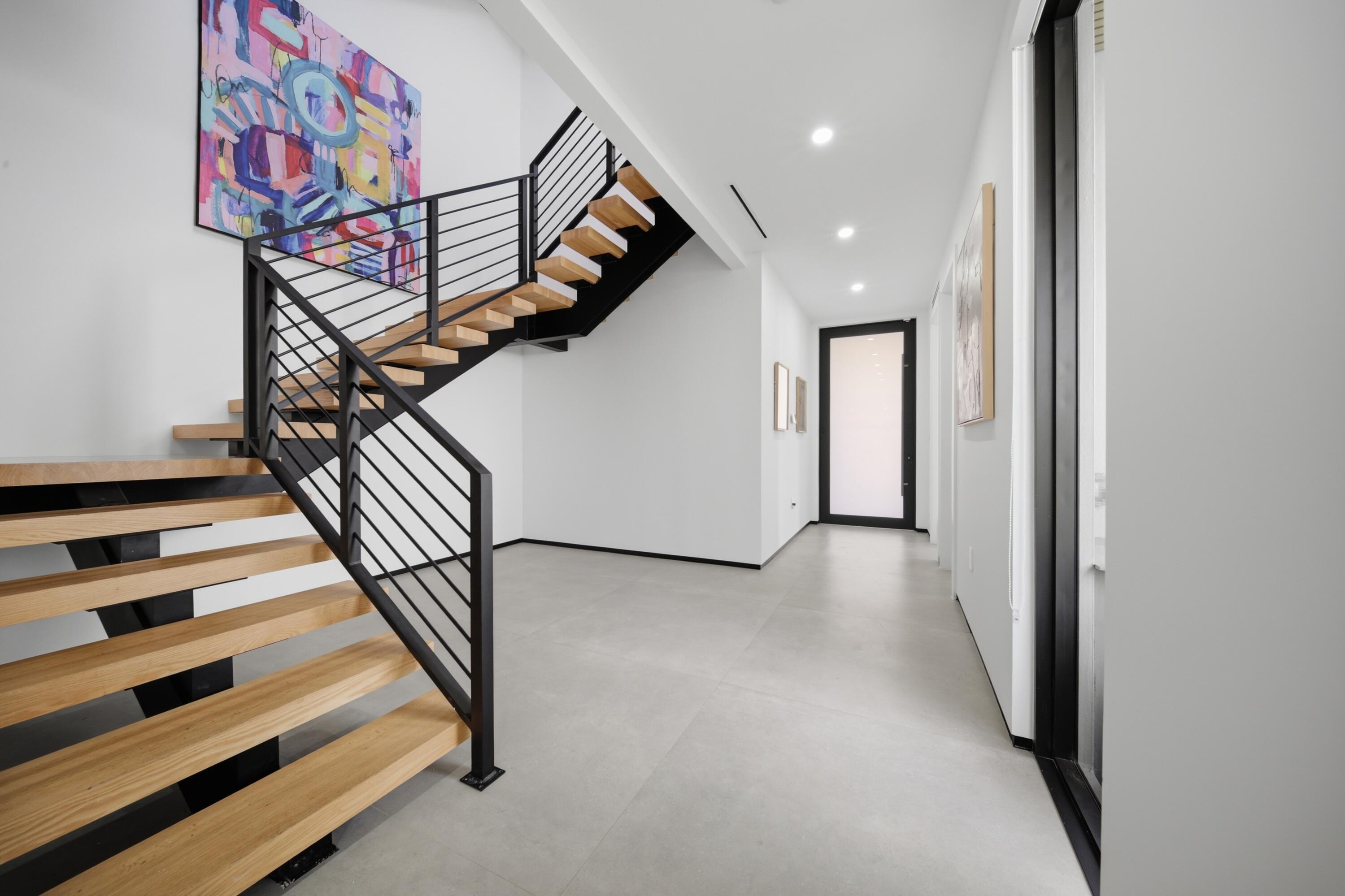 3304 NE 14th Court