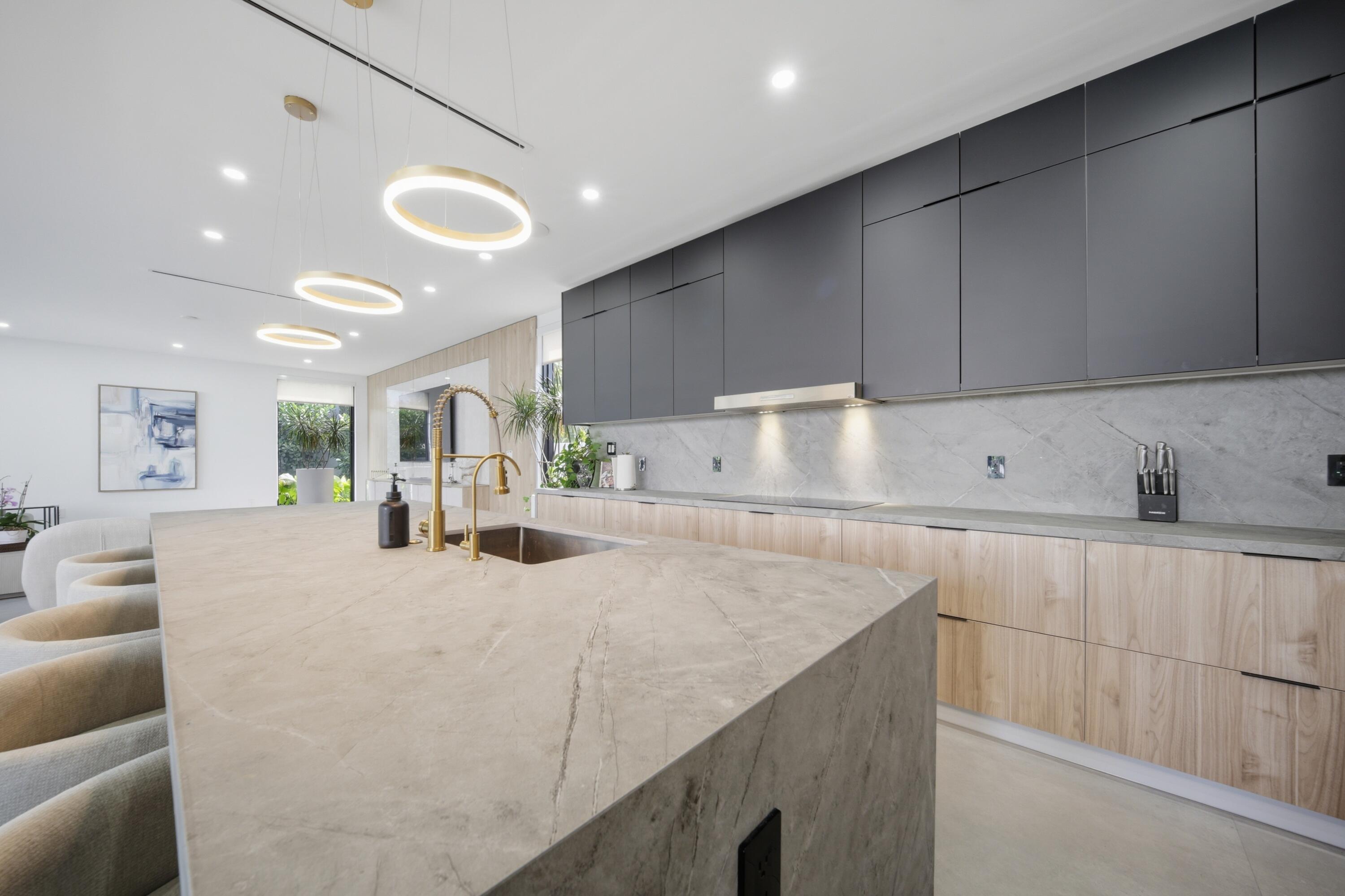 3304 NE 14th Court