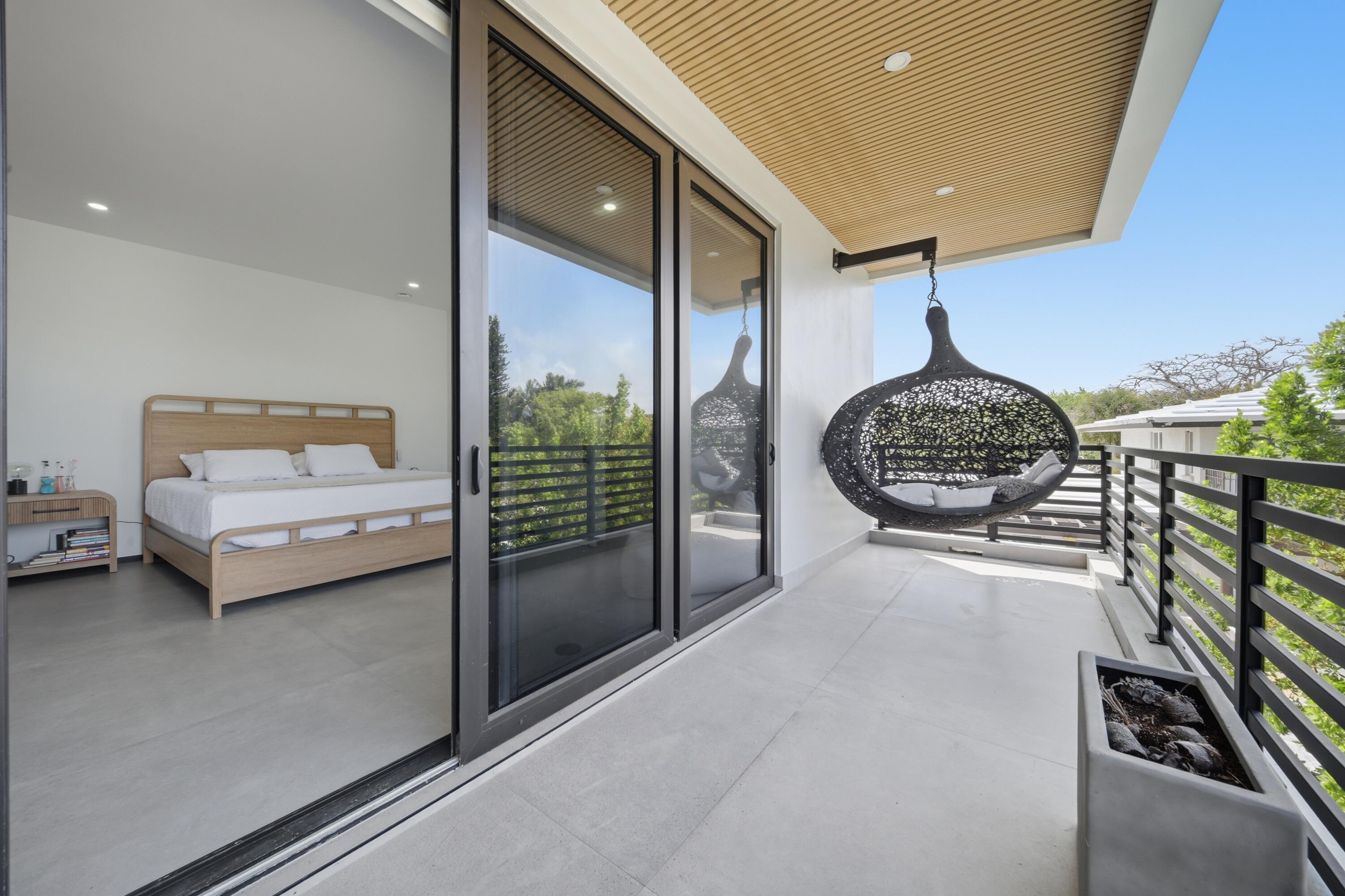 3304 NE 14th Court