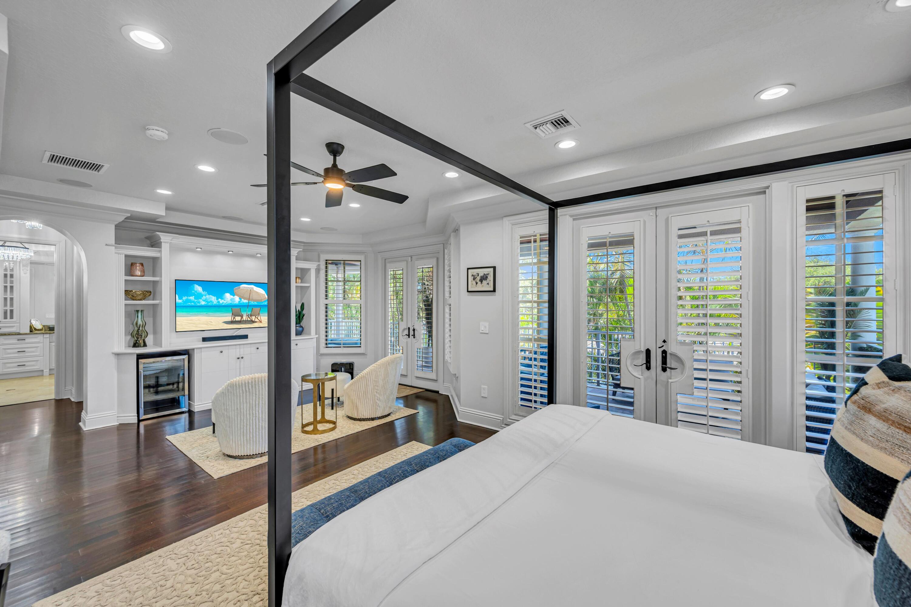 1958 Harbourview Drive