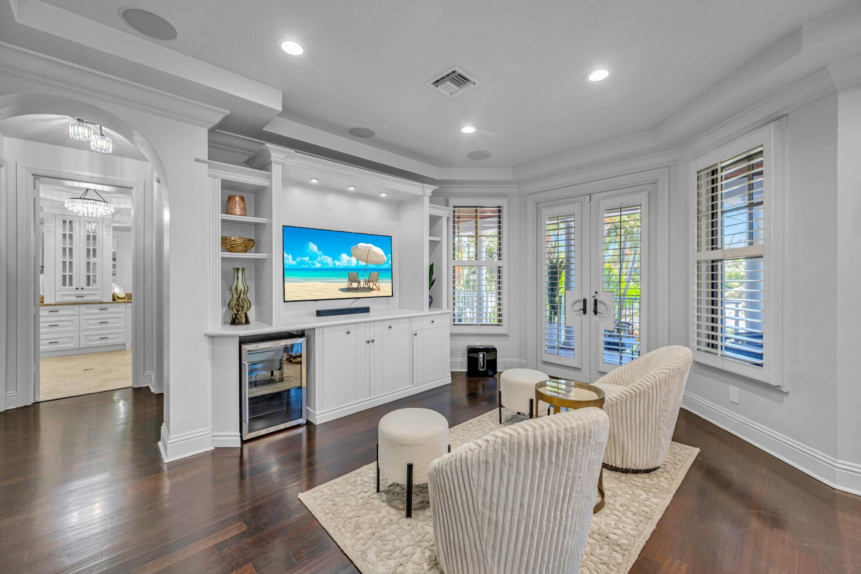 1958 Harbourview Drive