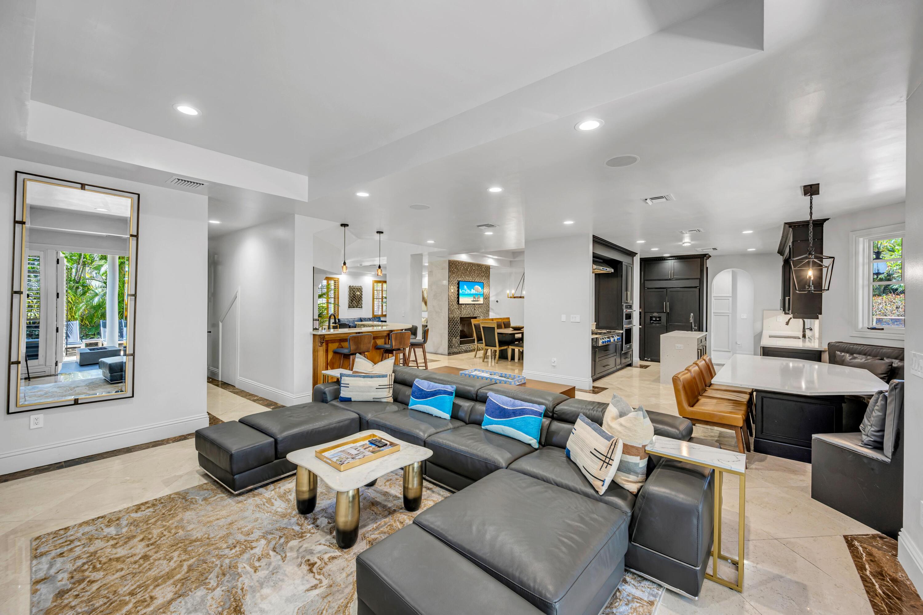 1958 Harbourview Drive