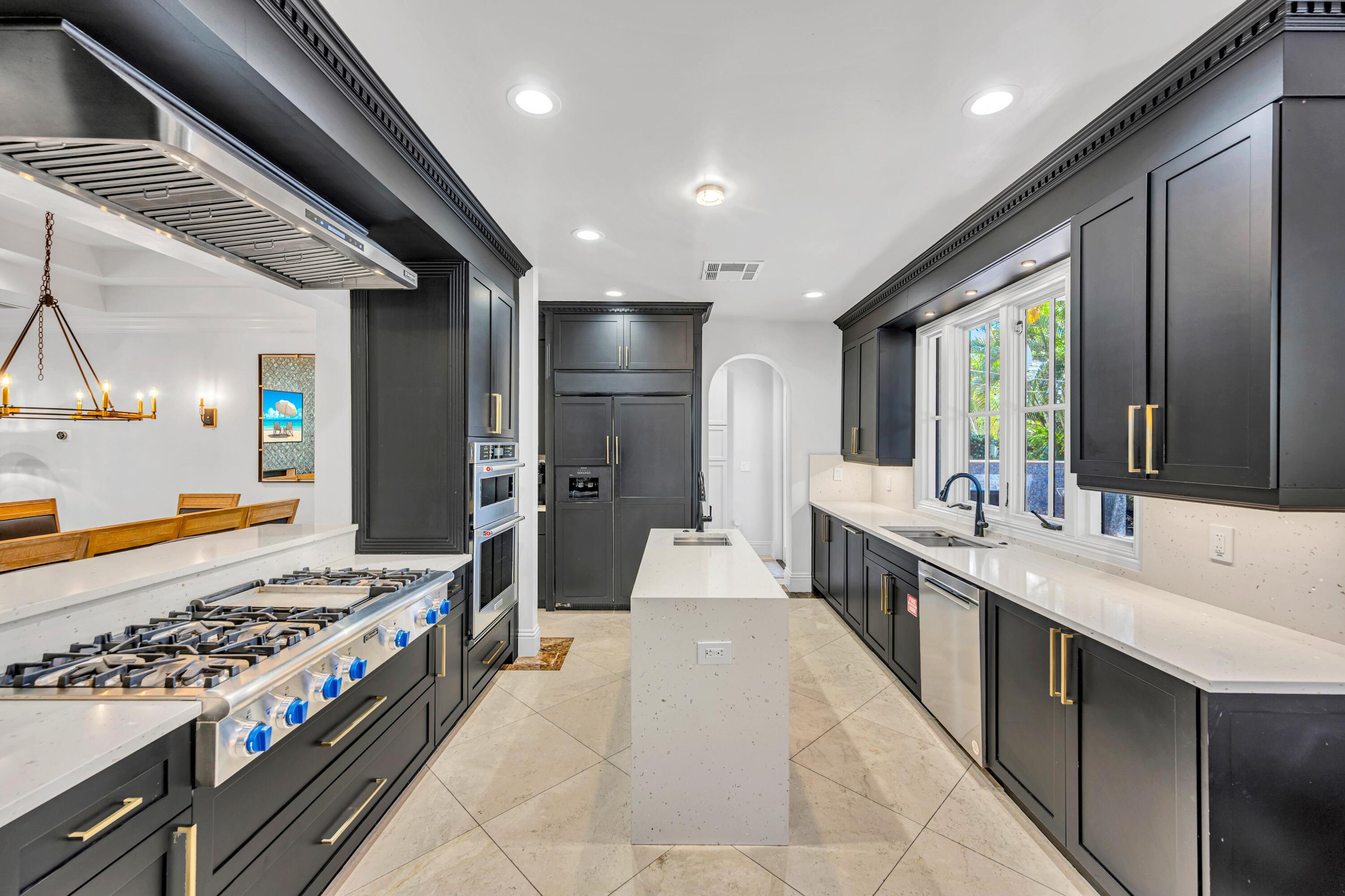 1958 Harbourview Drive