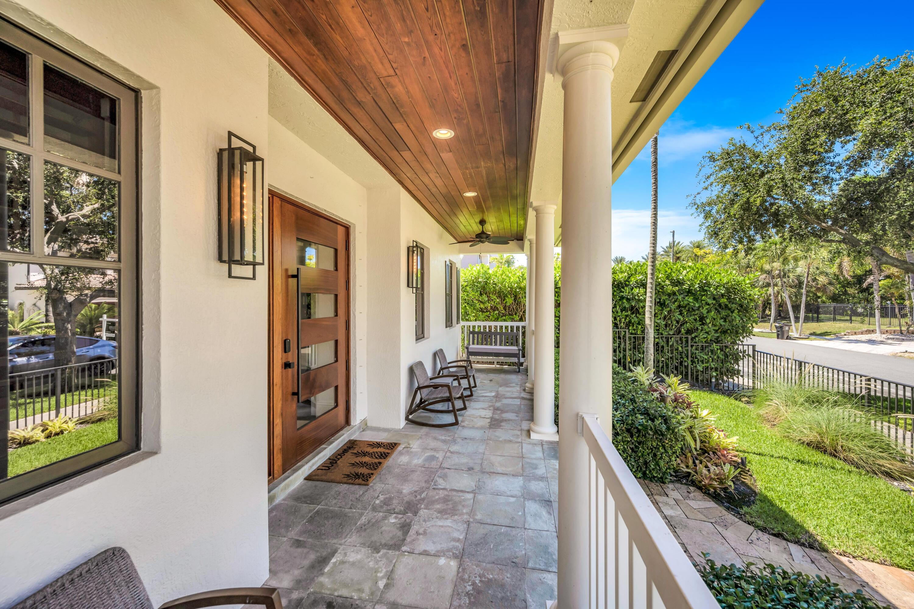 1958 Harbourview Drive