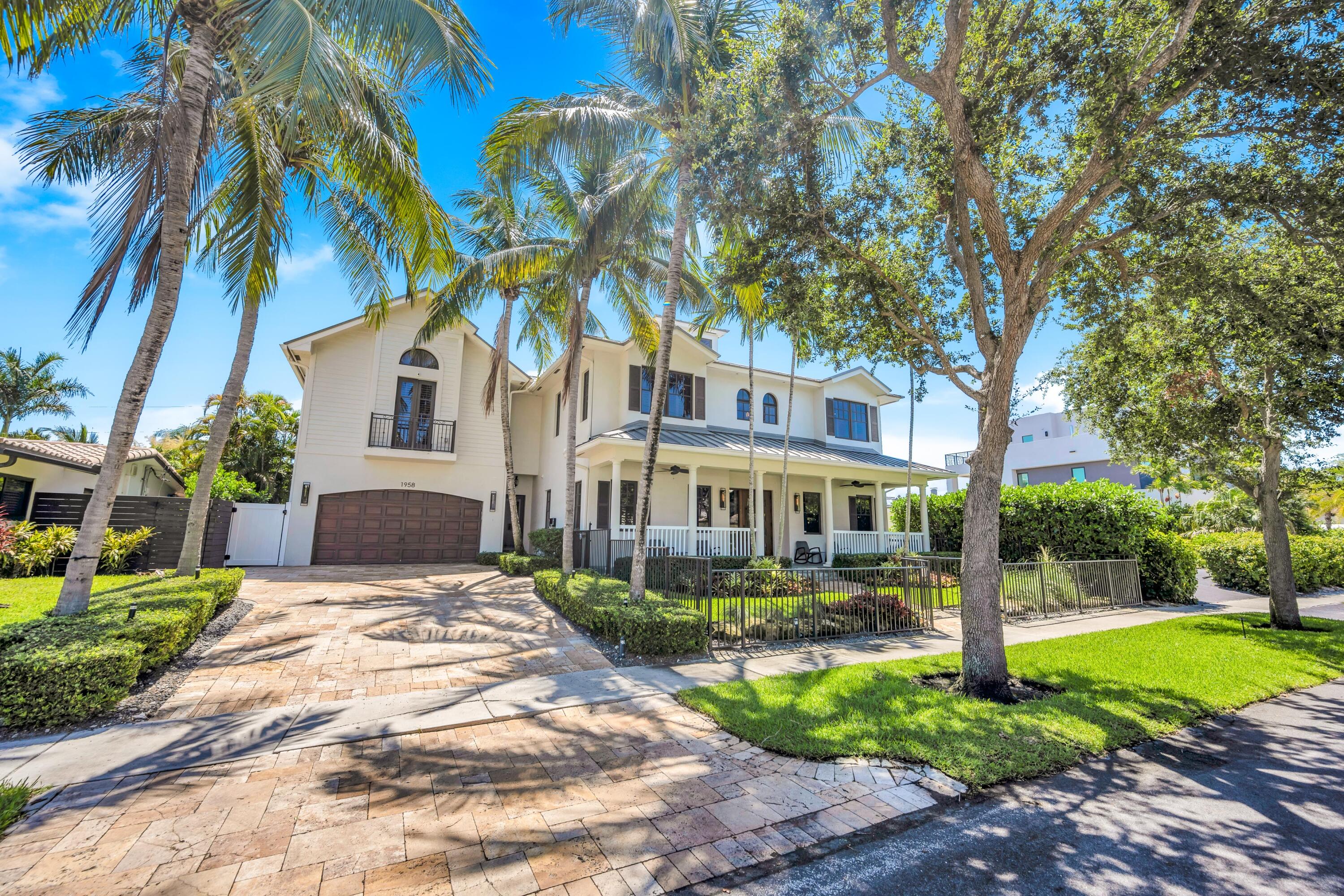 1958 Harbourview Drive Fort Lauderdale Fl Us 33316 B26047141
