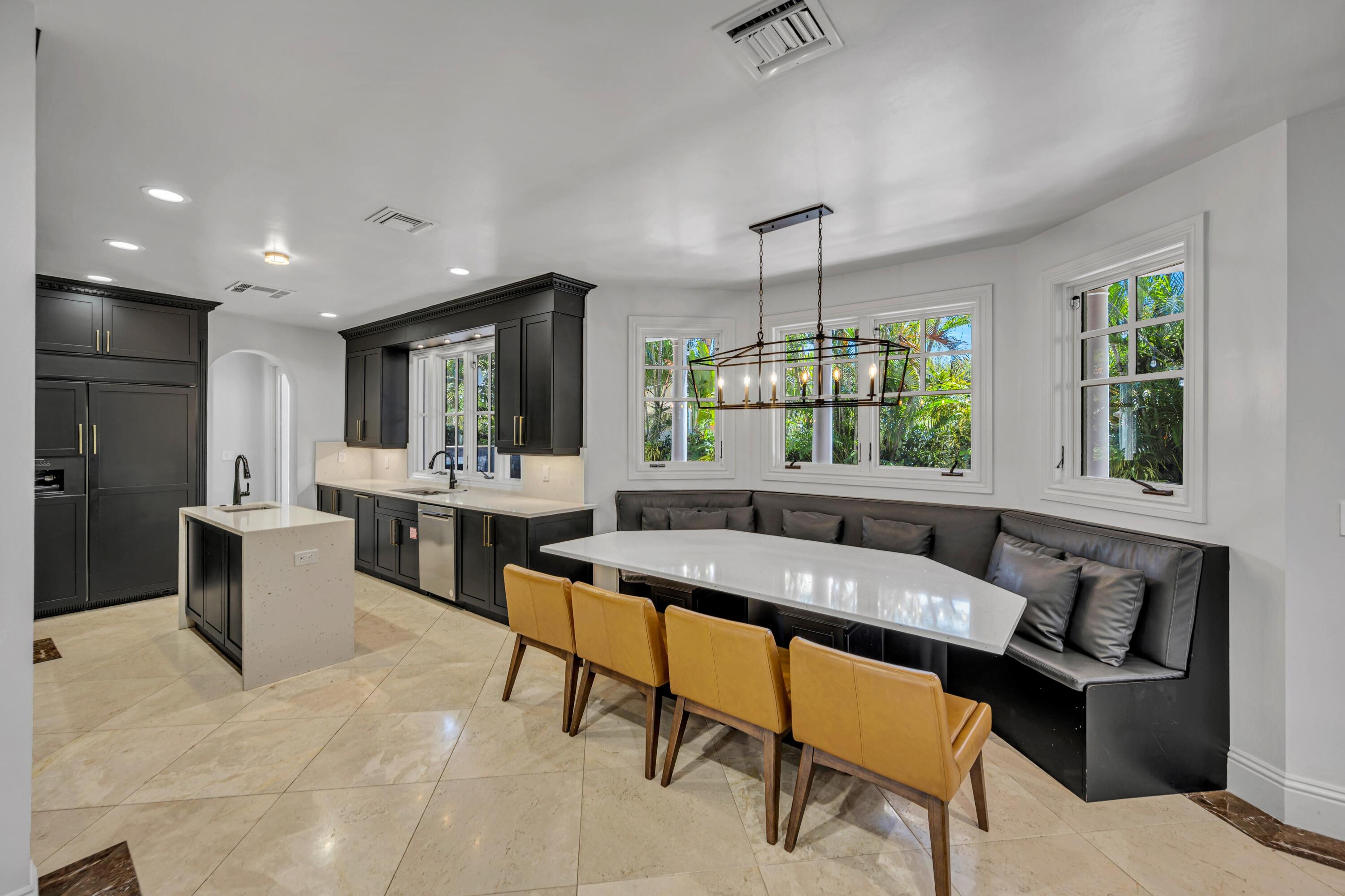 1958 Harbourview Drive