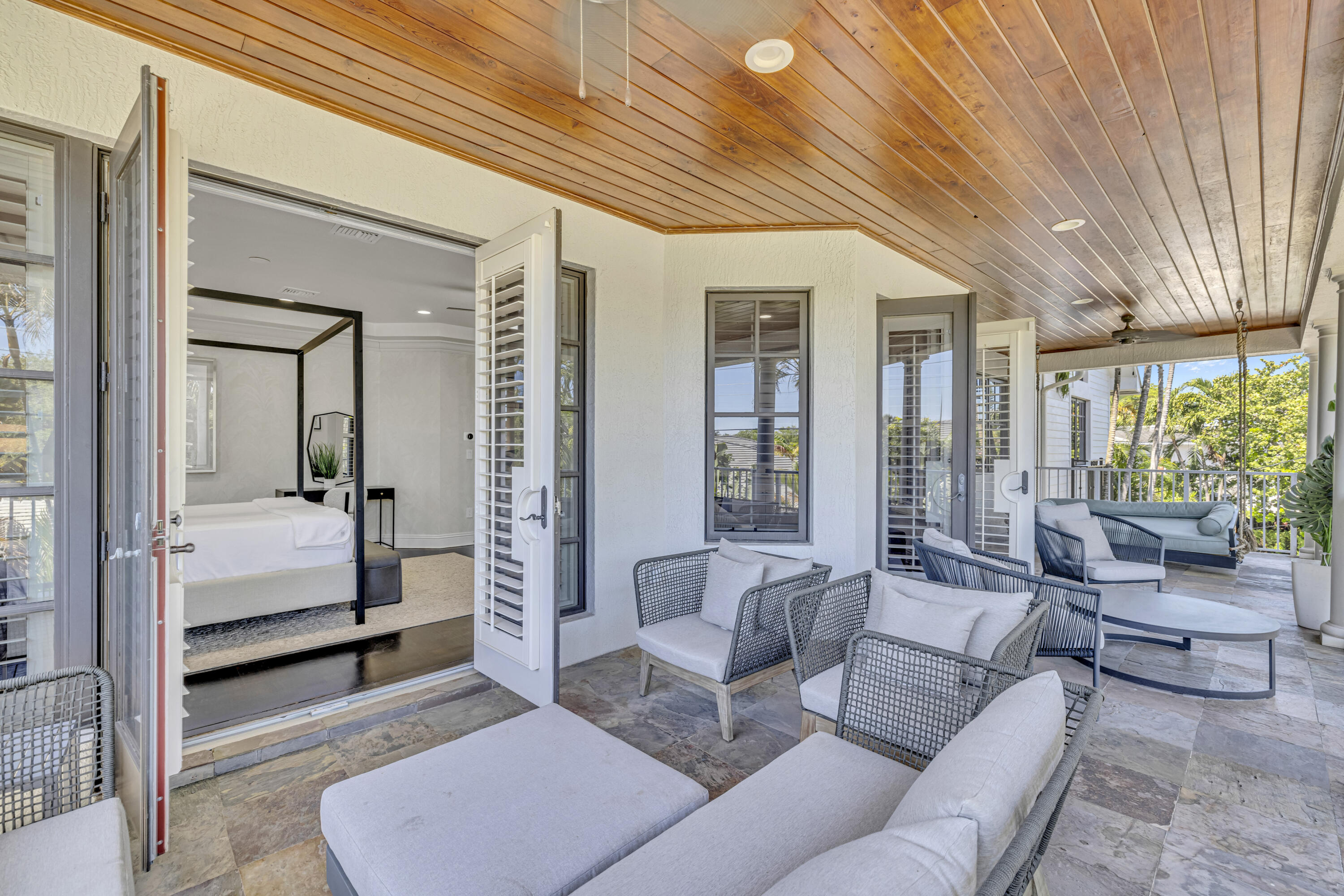 1958 Harbourview Drive