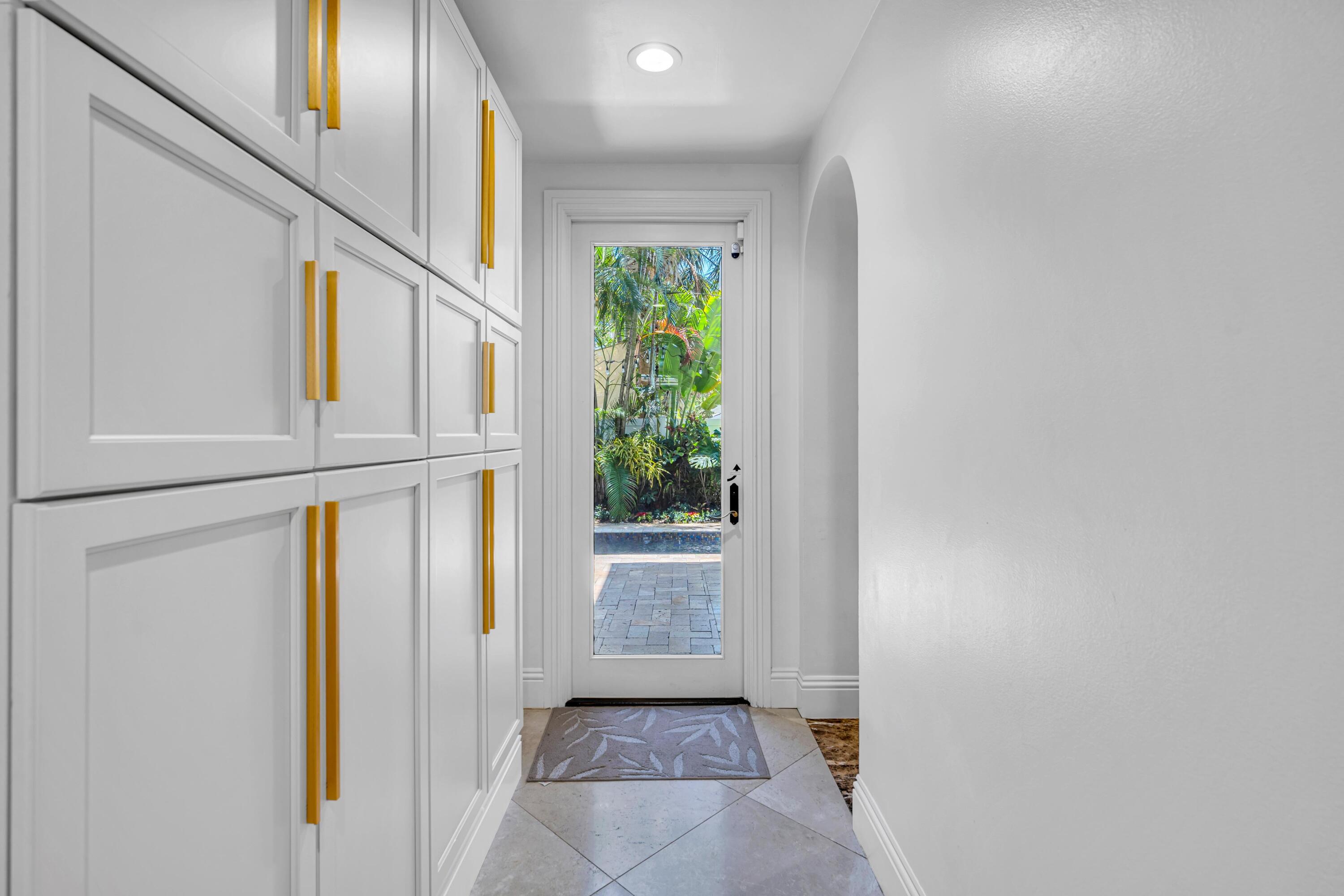 1958 Harbourview Drive