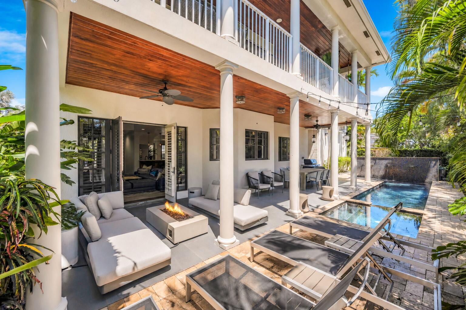 1958 Harbourview Drive