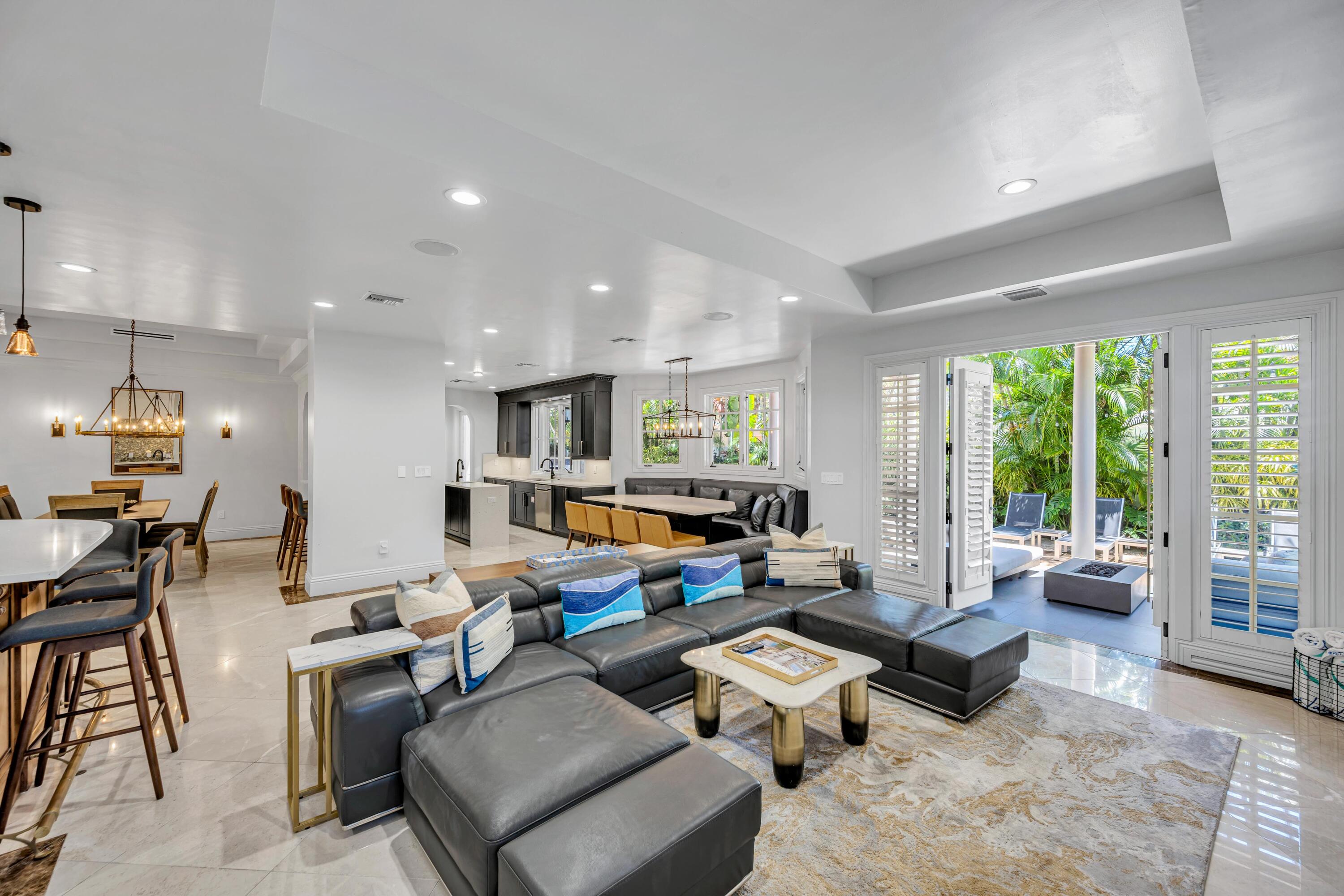 1958 Harbourview Drive